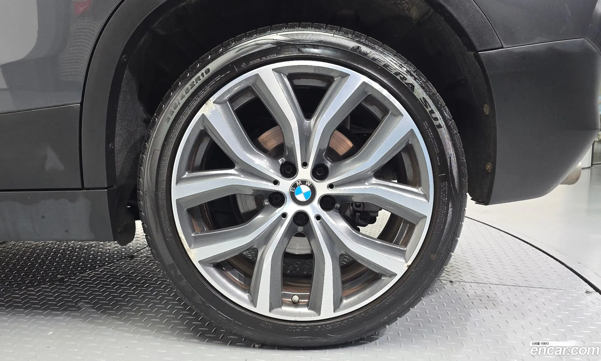 BMW X2 2021 WBA11DF04M5T23702 — 11