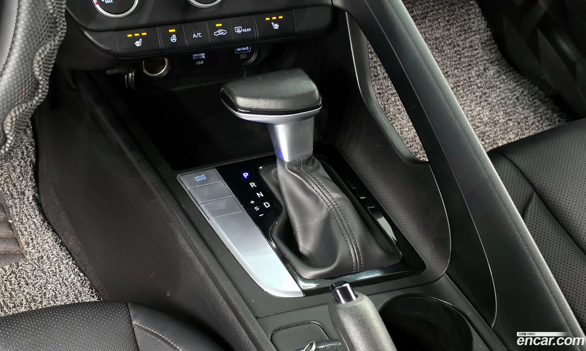 Hyundai Elantra 2020 — 17