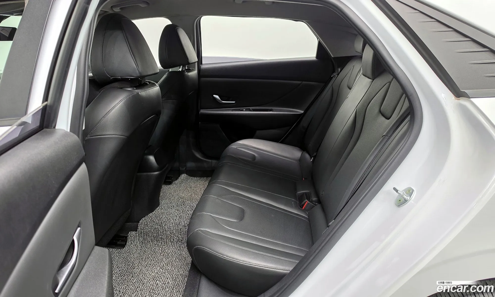 Hyundai Elantra 2020 — 13