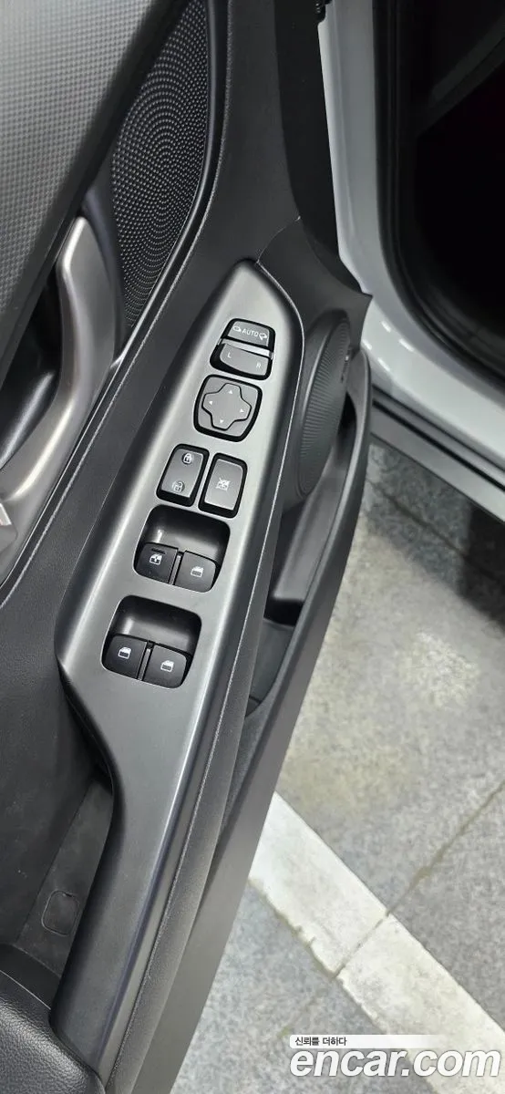Hyundai Kona 2017 — 11