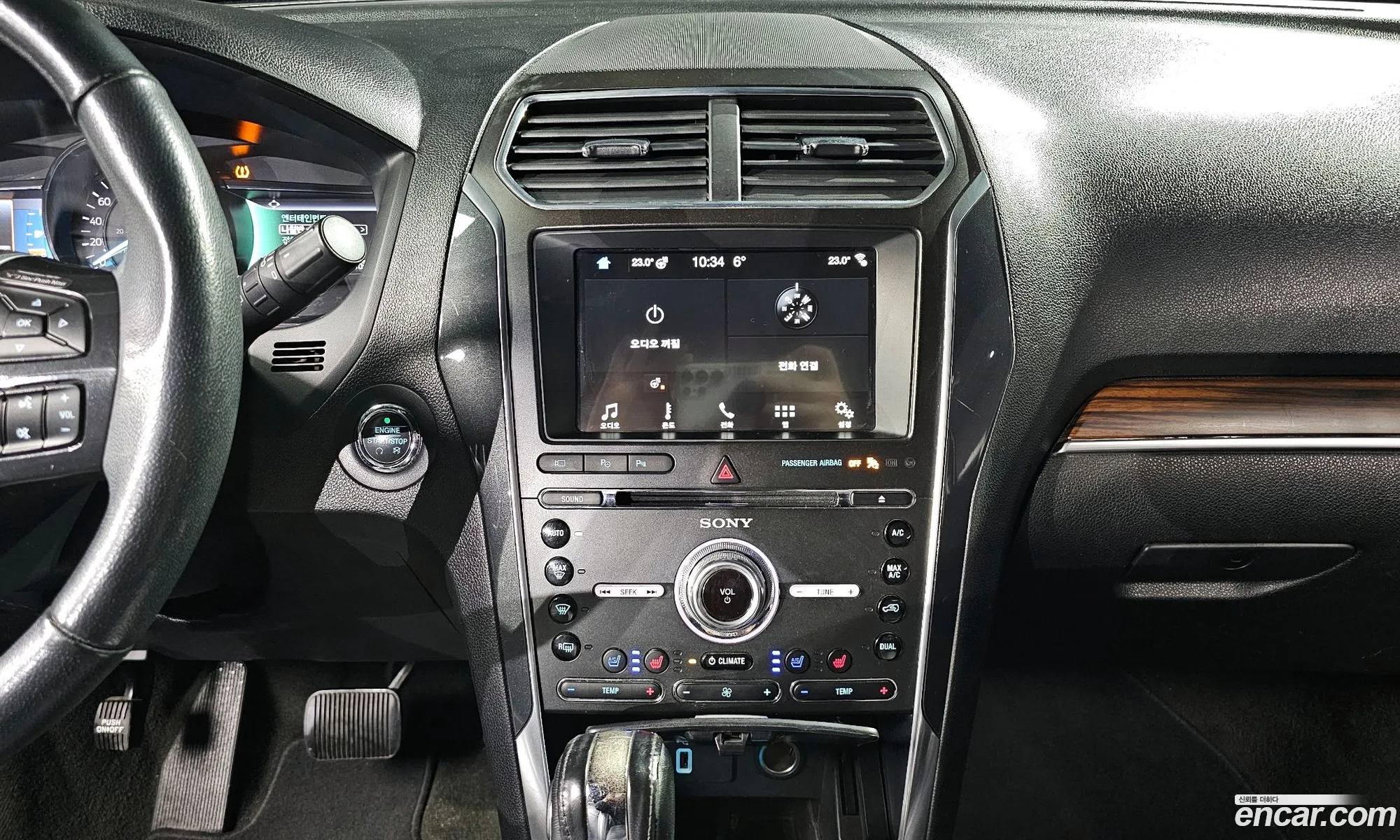 Ford Explorer 2018 1FM5K8FH1JGA09564 — 3