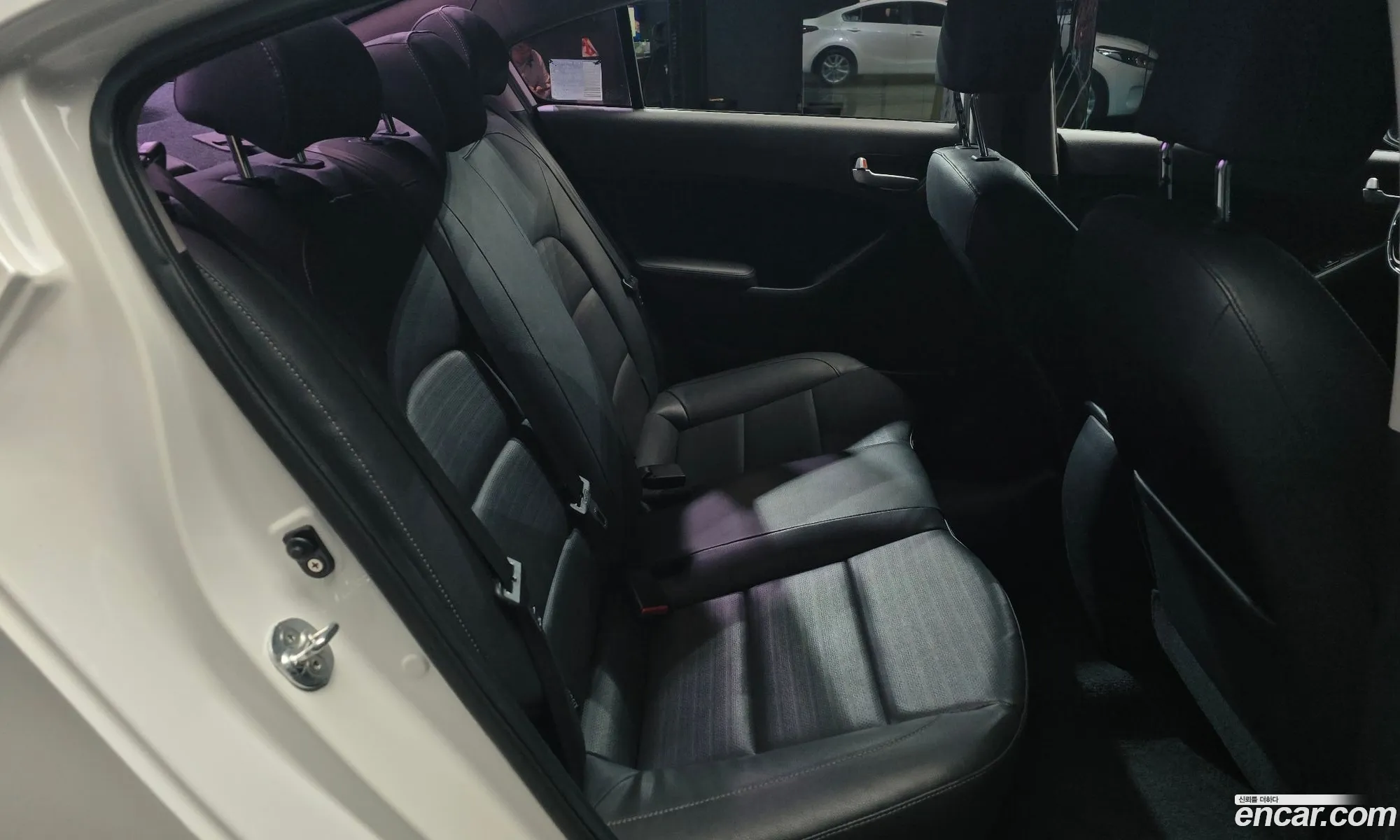 Kia K3 2017 — 13