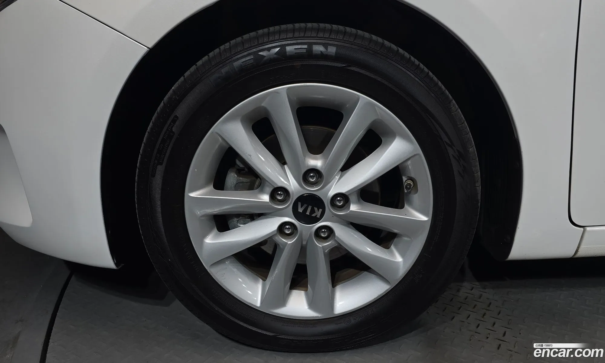 Kia K3 2017 — 5