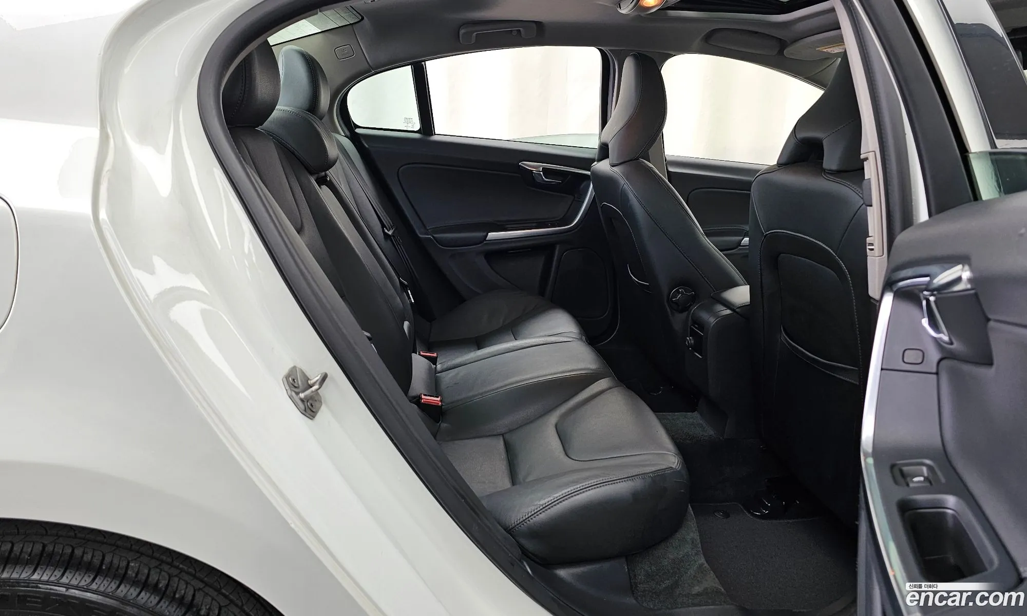 Volvo S60 2014 YV1FS84BBE2304652 — 18