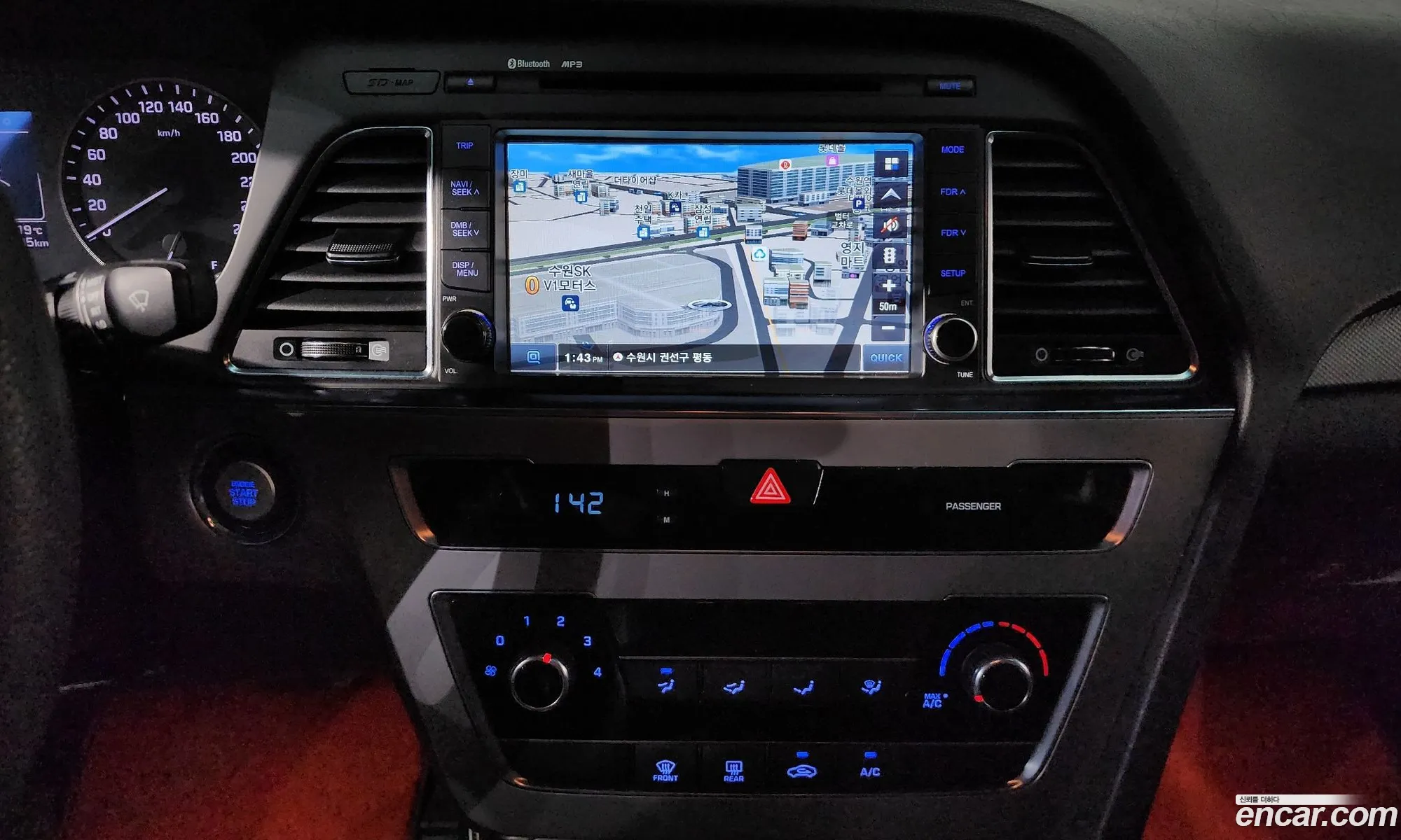 Hyundai LF Sonata 2015 — 27
