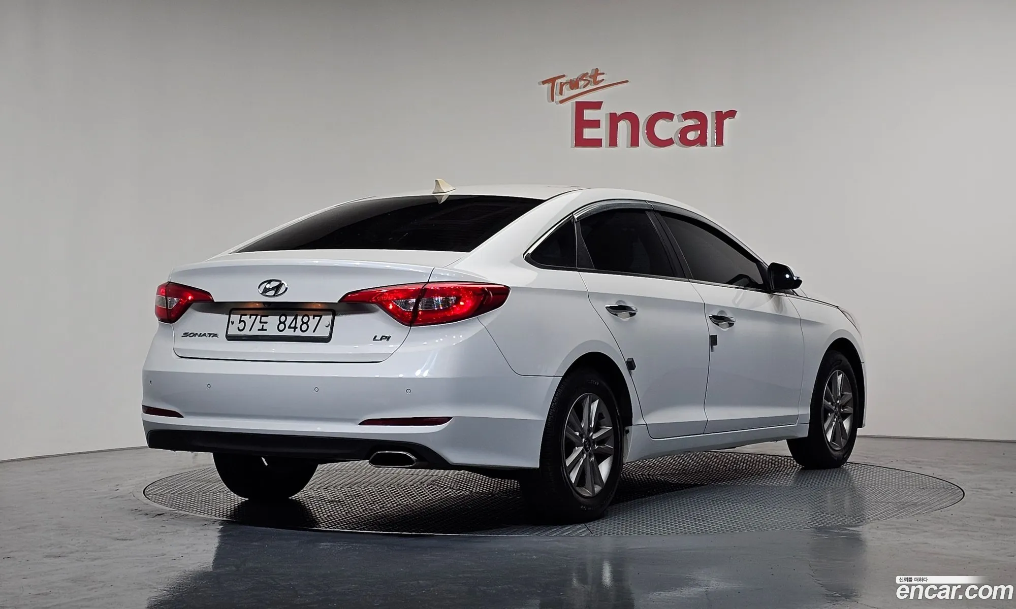 Hyundai LF Sonata 2015 — 21