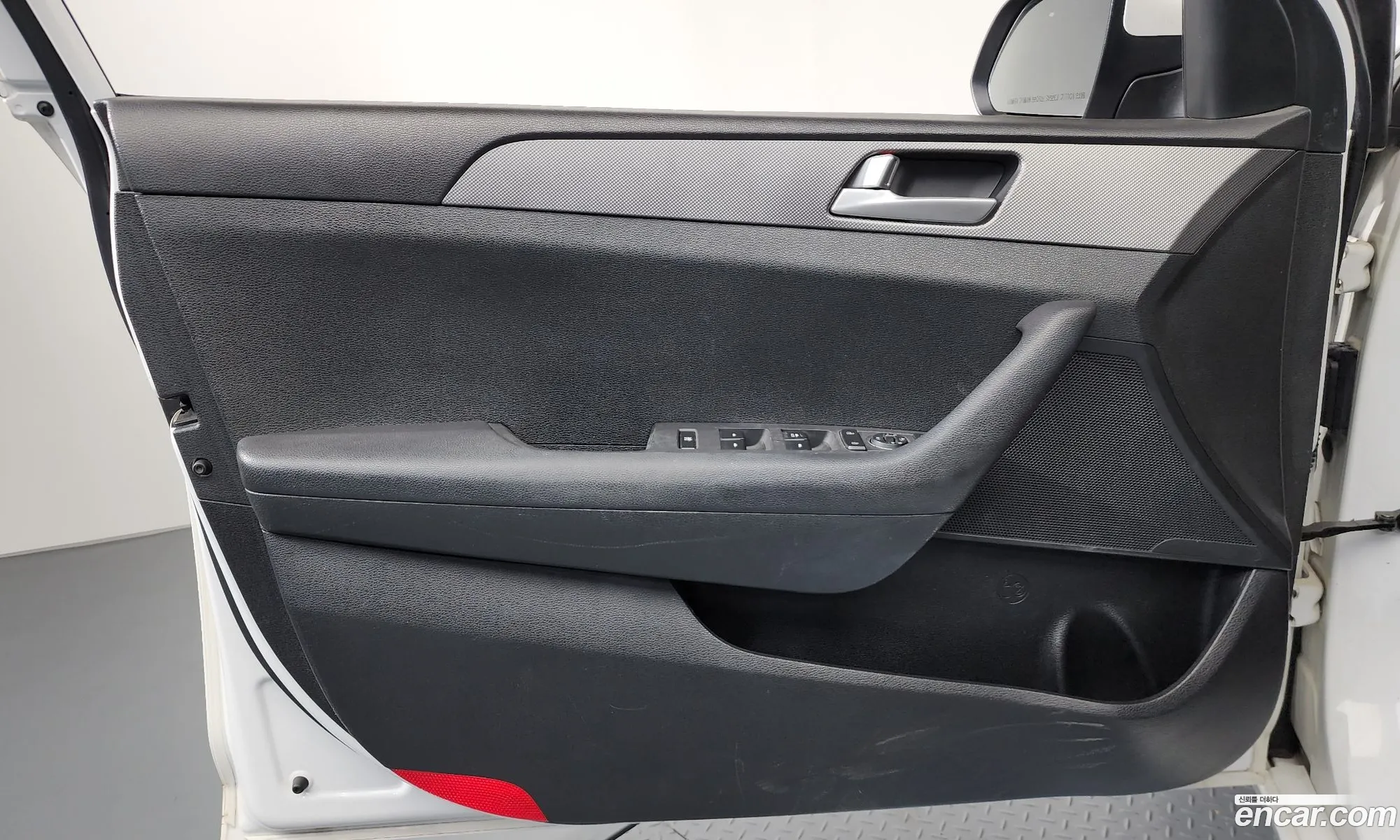 Hyundai LF Sonata 2015 — 11