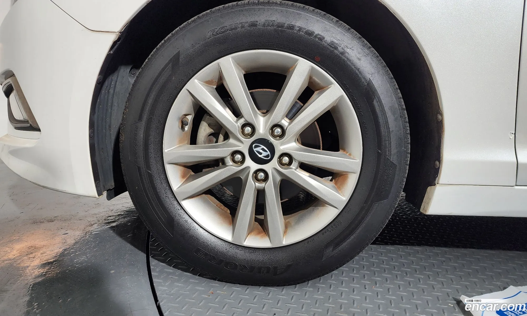 Hyundai LF Sonata 2015 — 17