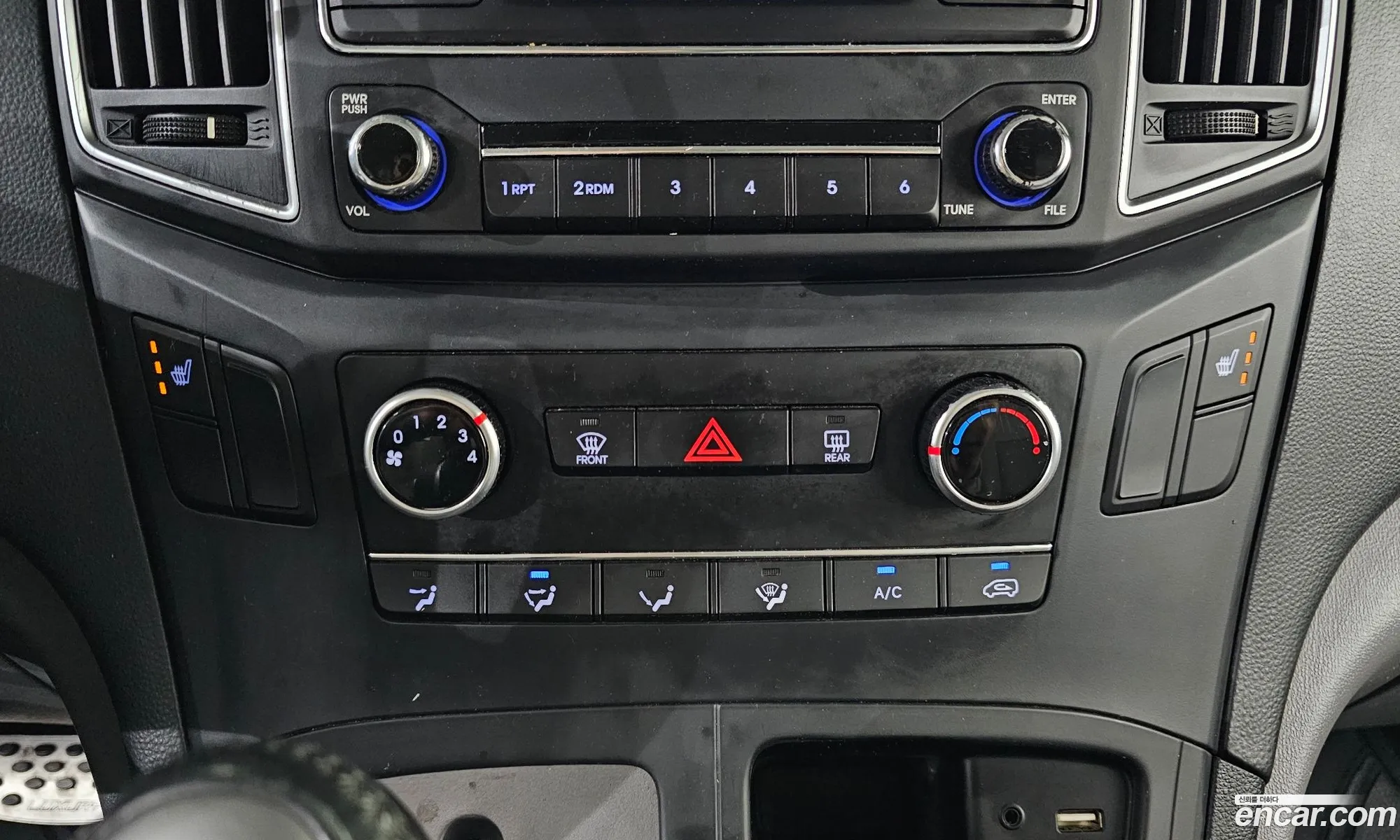 Hyundai Grand Starex 2020 — 16