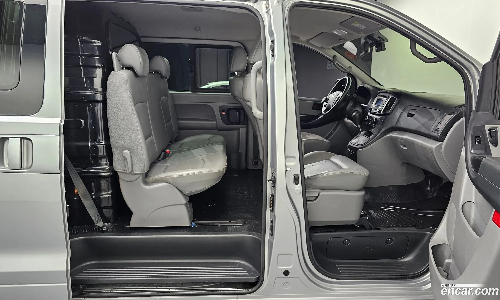 Hyundai Grand Starex 2020 — 14