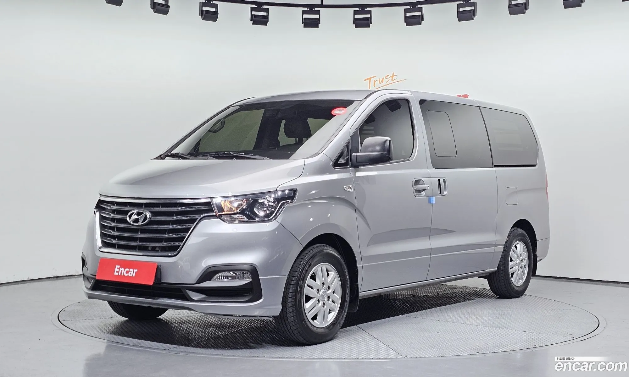 Hyundai Grand Starex 2020 — 17