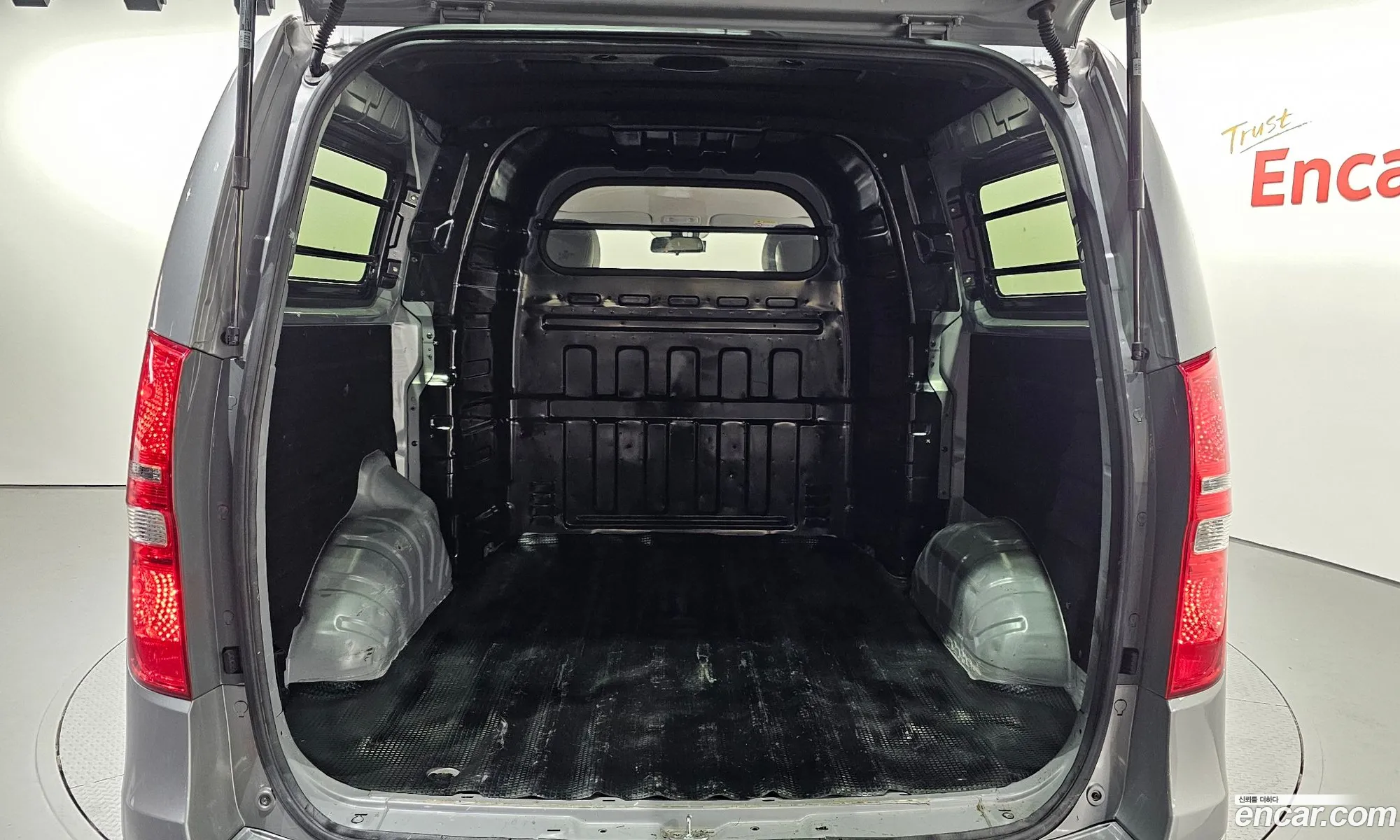 Hyundai Grand Starex 2020 — 12