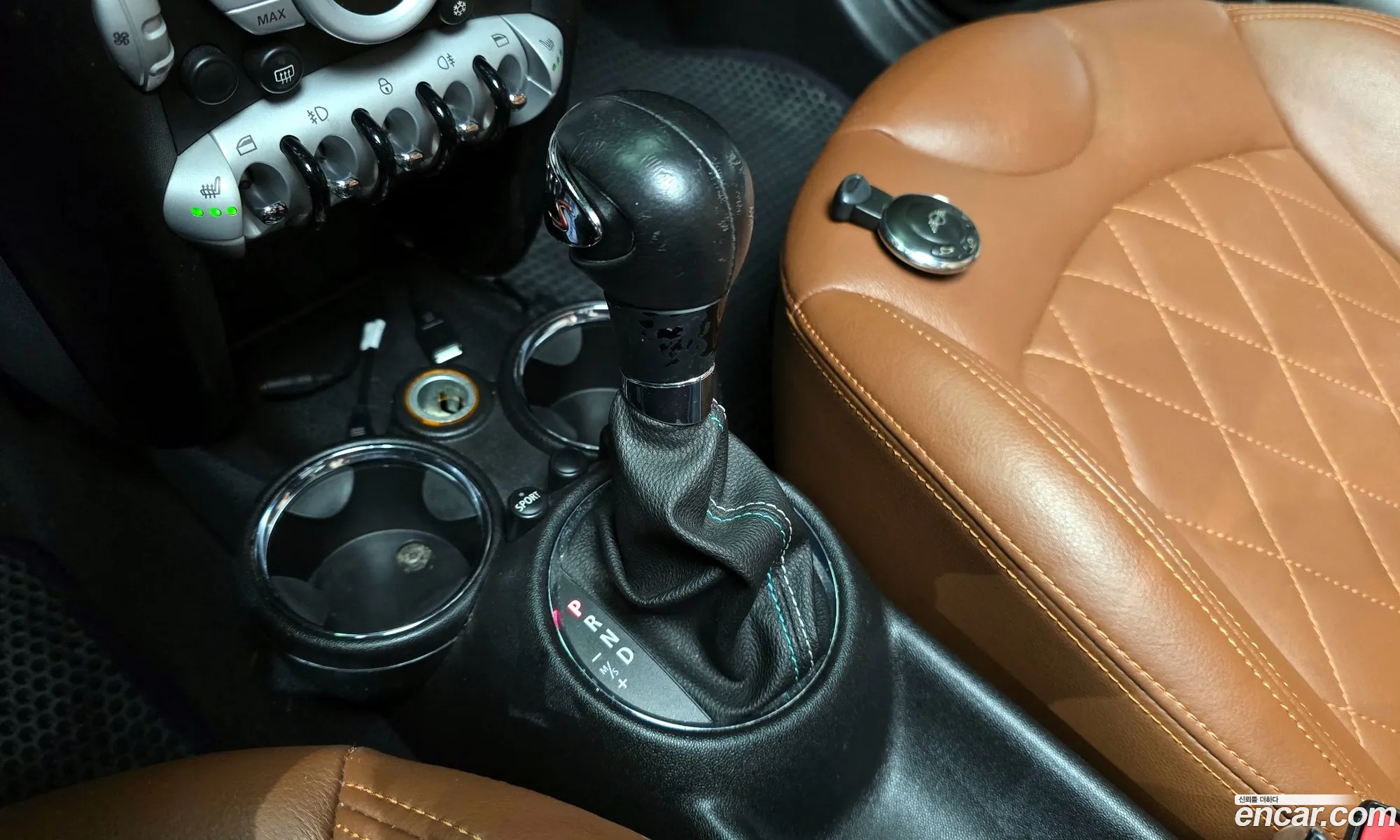 Mini Cooper S 2010 WMWMF7102ATZ95854 — 17