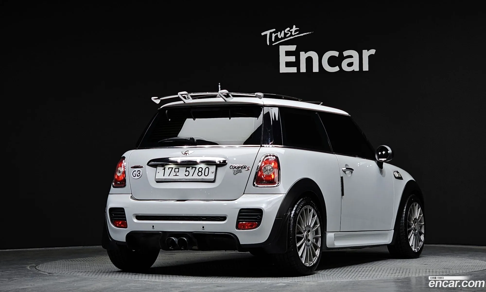 Mini Cooper S 2010 WMWMF7102ATZ95854 — 9