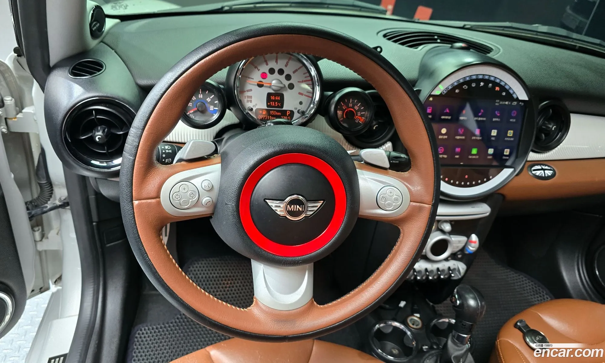 Mini Cooper S 2010 WMWMF7102ATZ95854 — 8