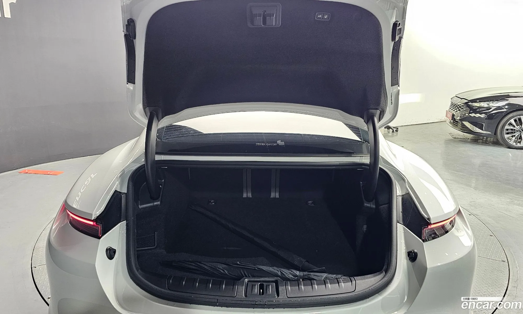 Porsche Taycan 2023 — 12
