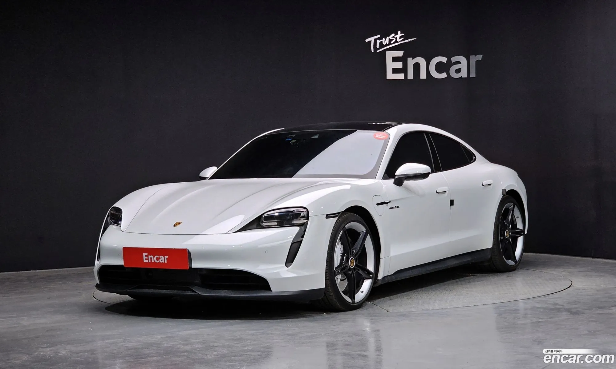 Porsche Taycan 2023 — 8