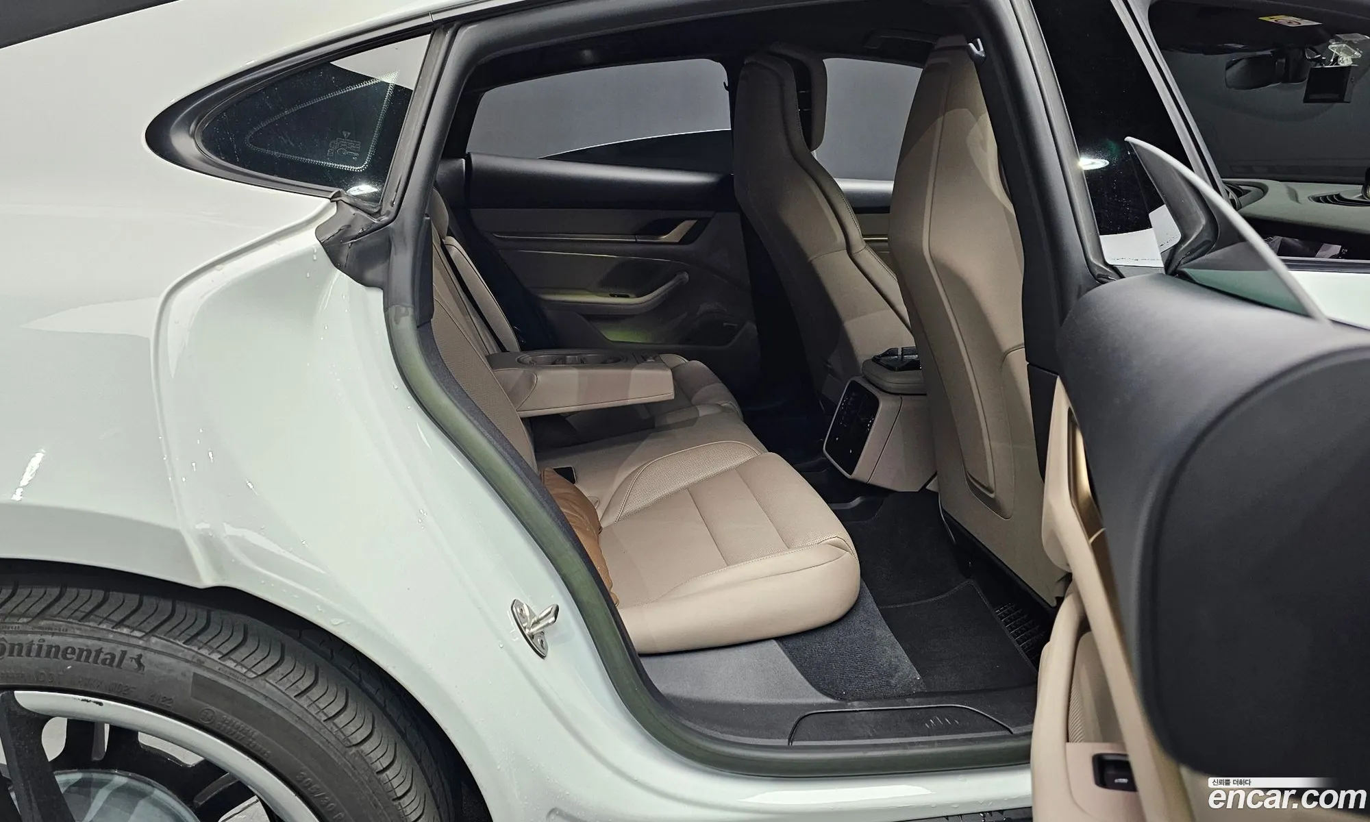 Porsche Taycan 2023 — 6