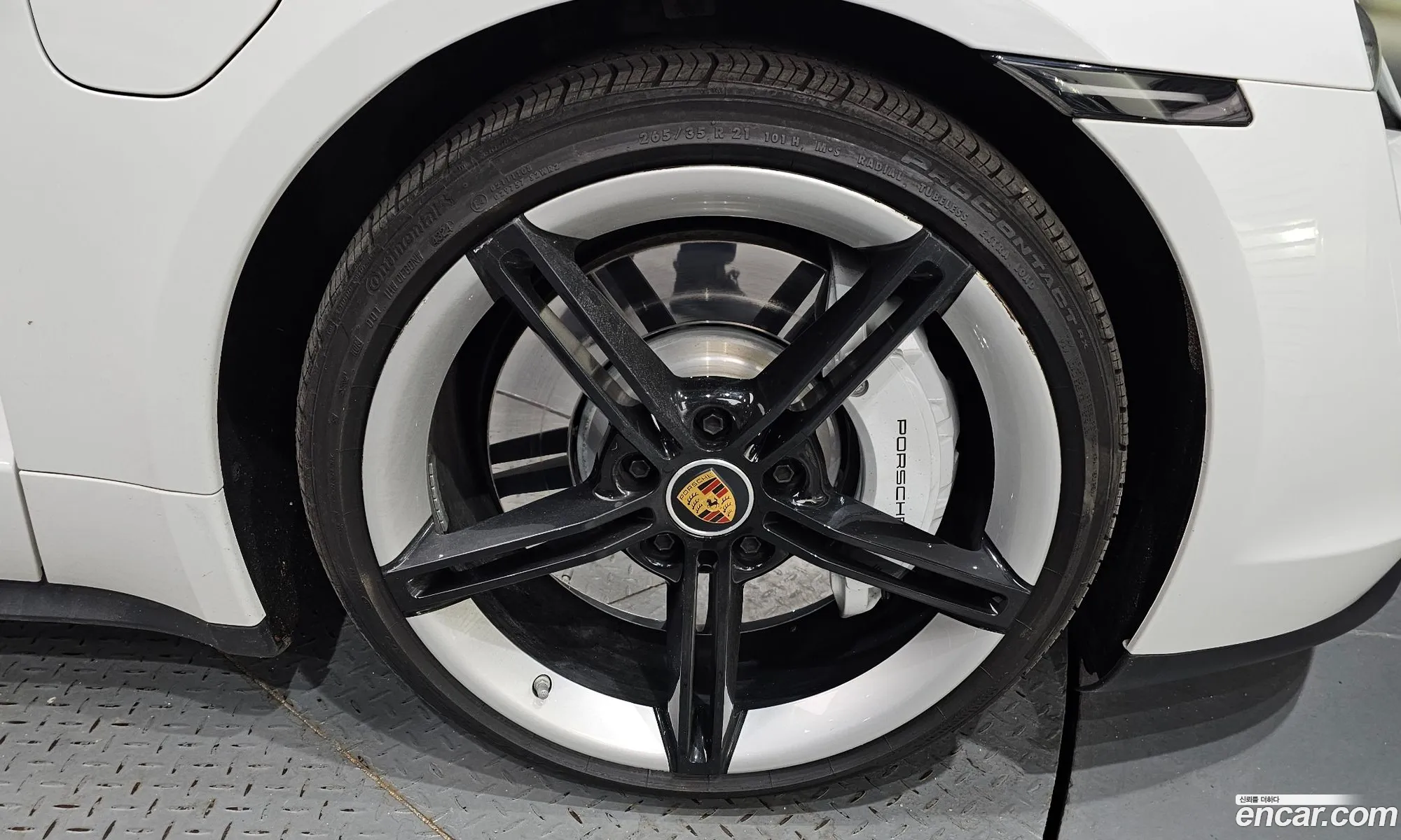Porsche Taycan 2023 — 16