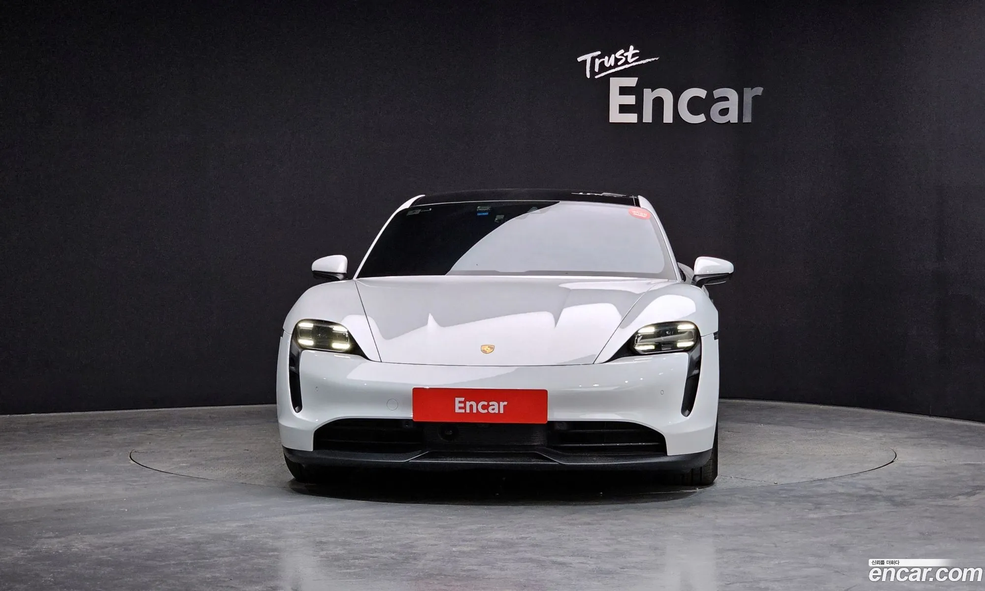 Porsche Taycan 2023 — 4