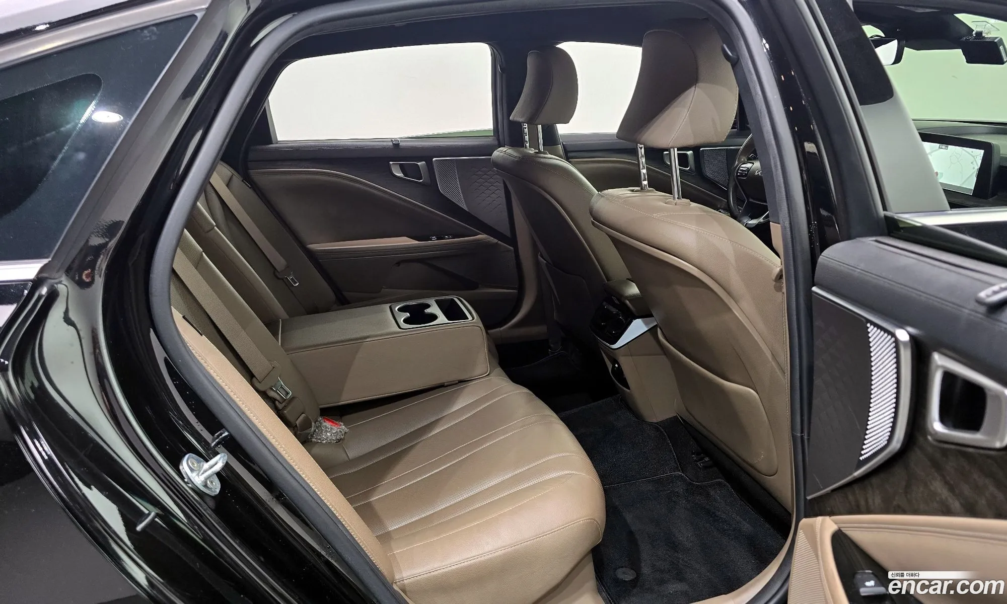 Kia K8 Hybrid 2022 — 22