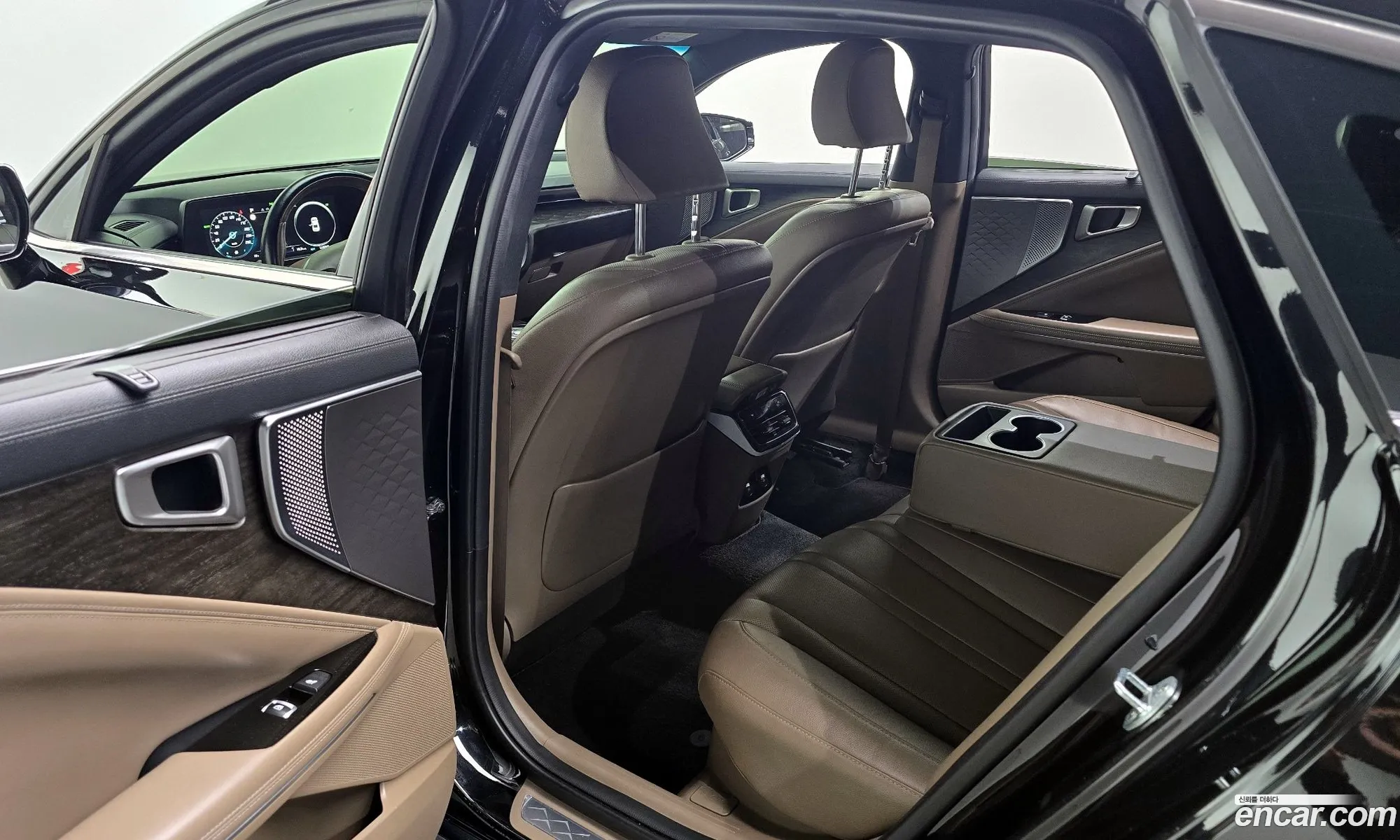 Kia K8 Hybrid 2022 — 16