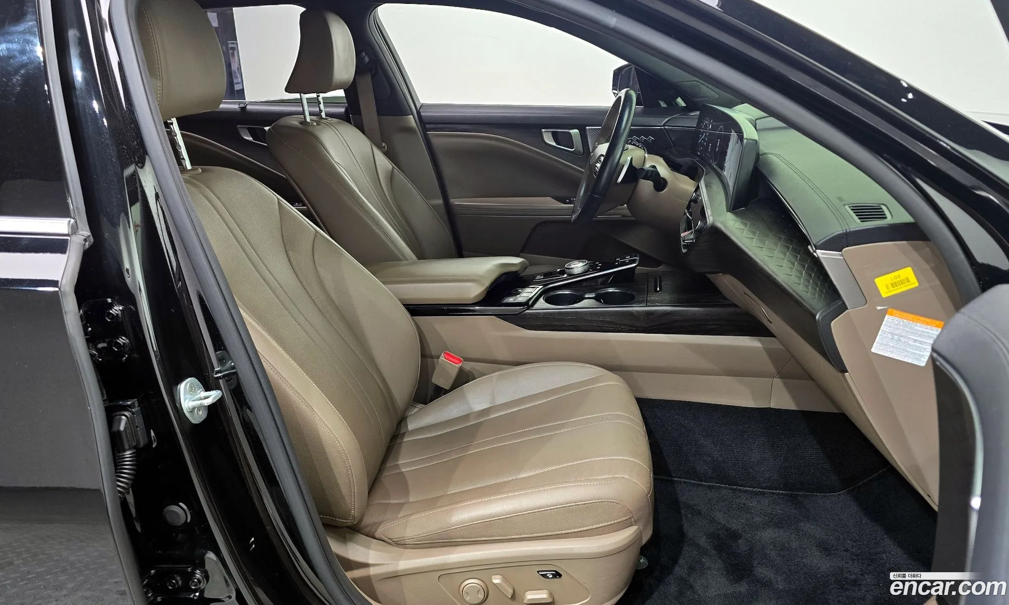 Kia K8 Hybrid 2022 — 28