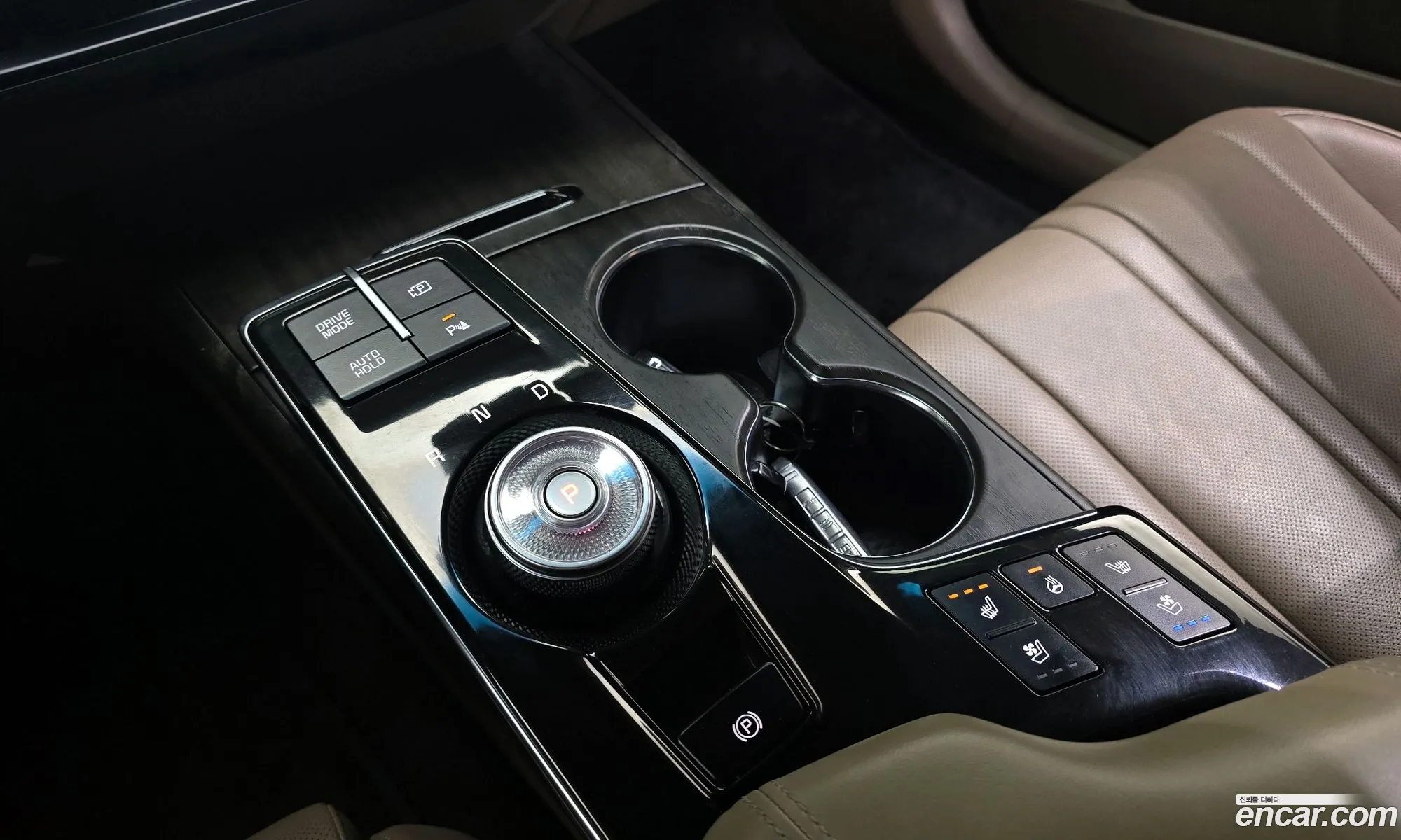 Kia K8 Hybrid 2022 — 26
