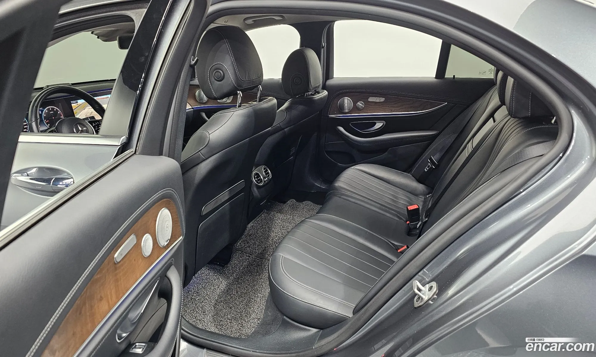 Mercedes-Benz E-Class W213 2020 WDDZF4KB4LA715587 — 19