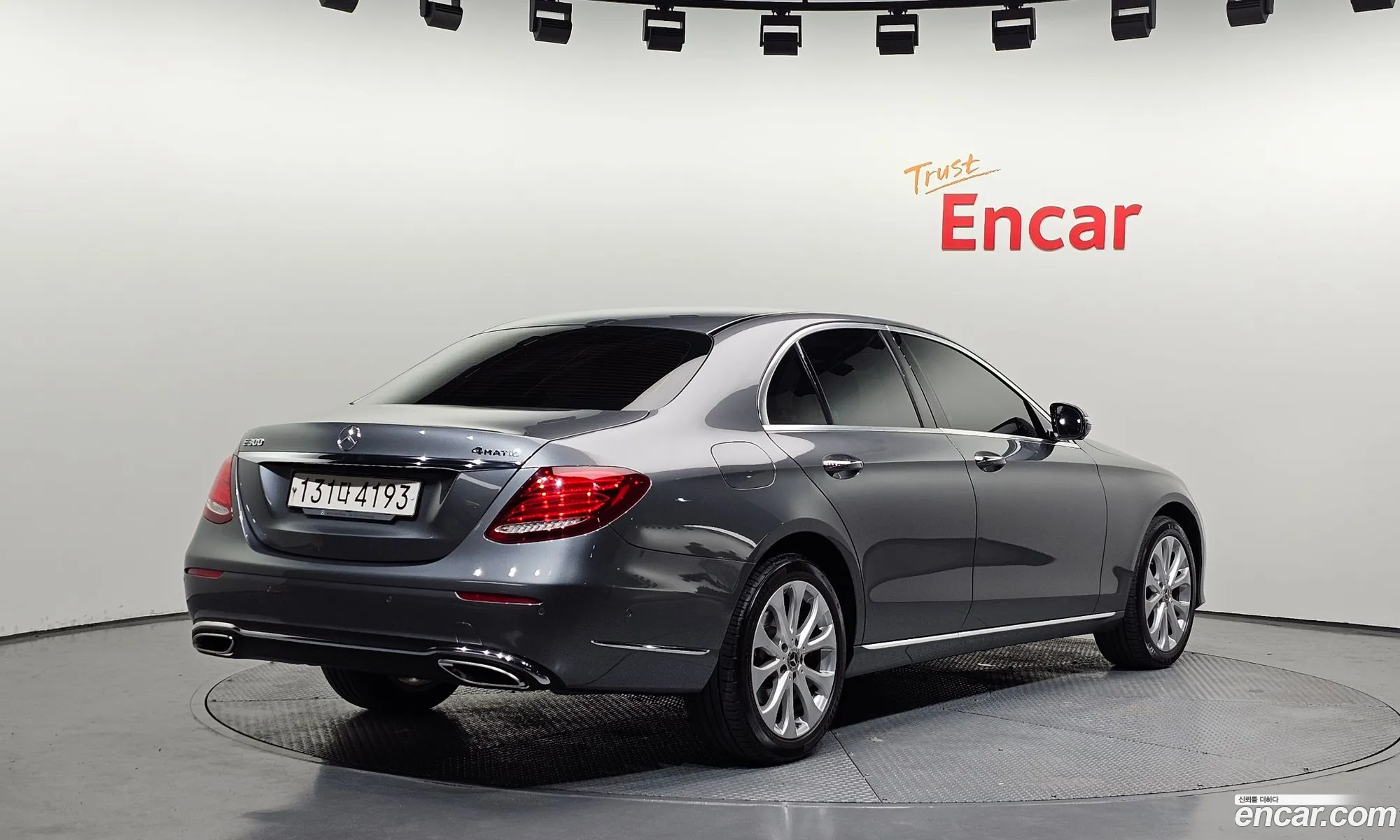 Mercedes-Benz E-Class W213 2020 WDDZF4KB4LA715587 — 12