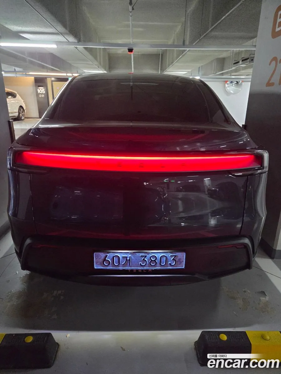 Tesla Model Y 2026 — 4