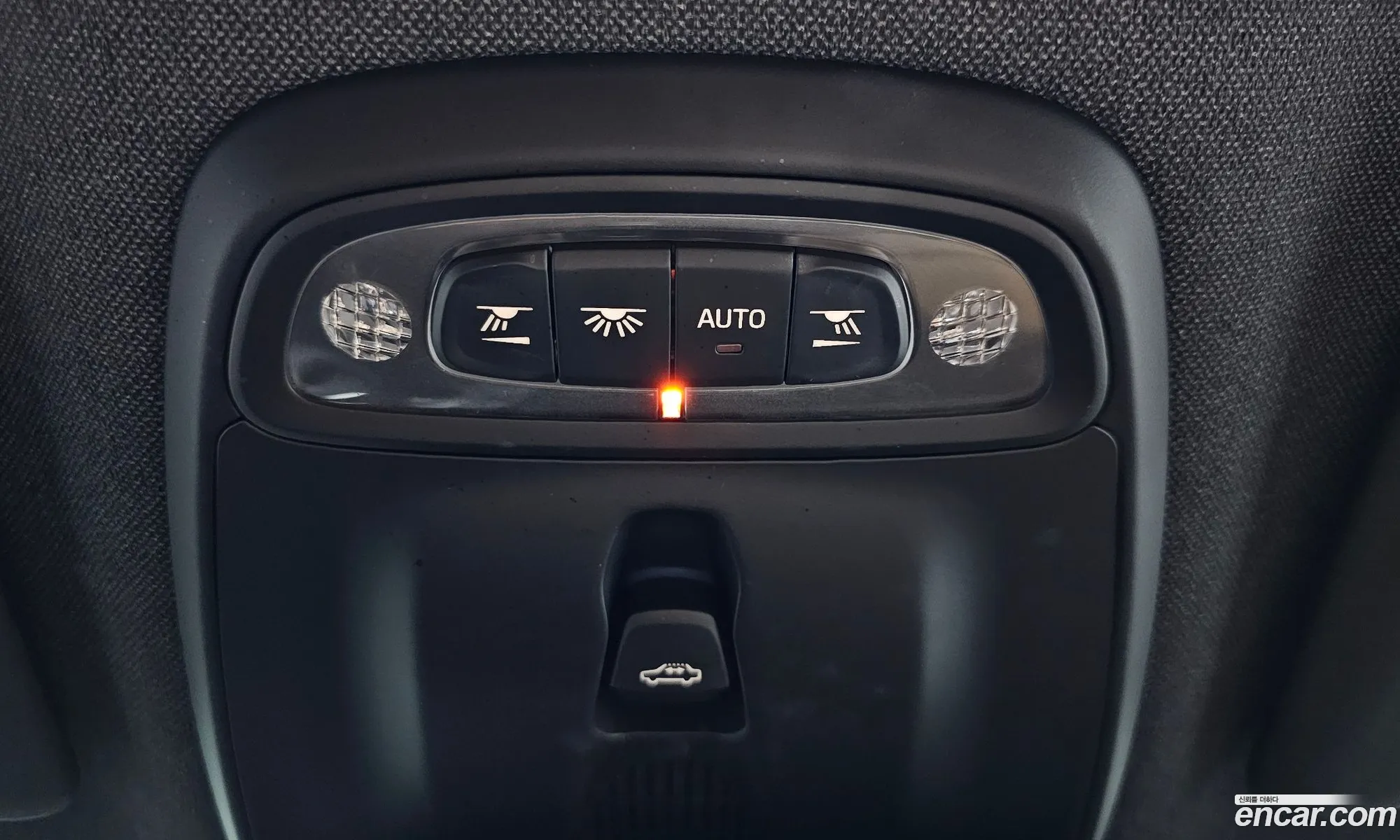 Volvo XC40 2019 YV1XZACACL2193854 — 8