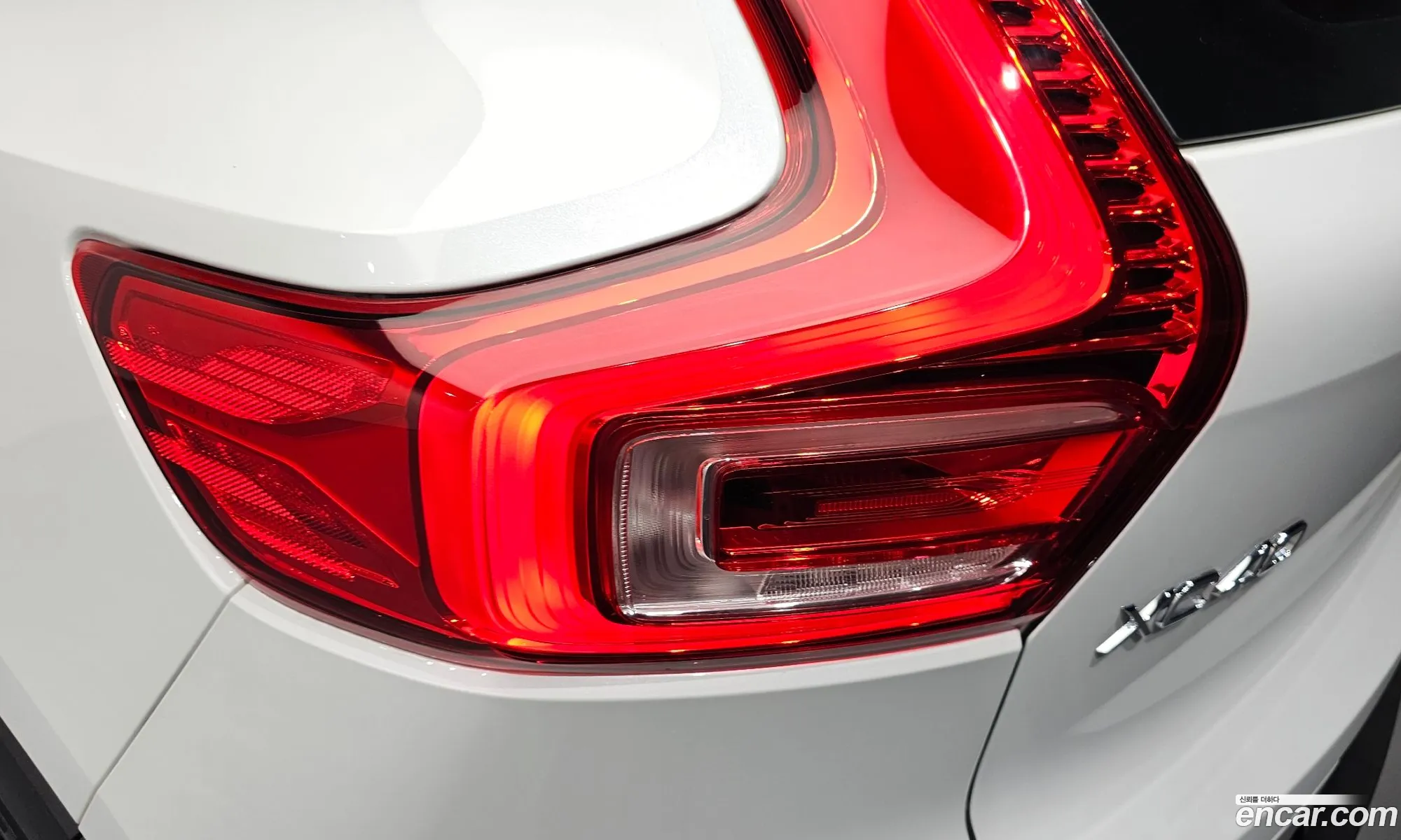 Volvo XC40 2019 YV1XZACACL2193854 — 38