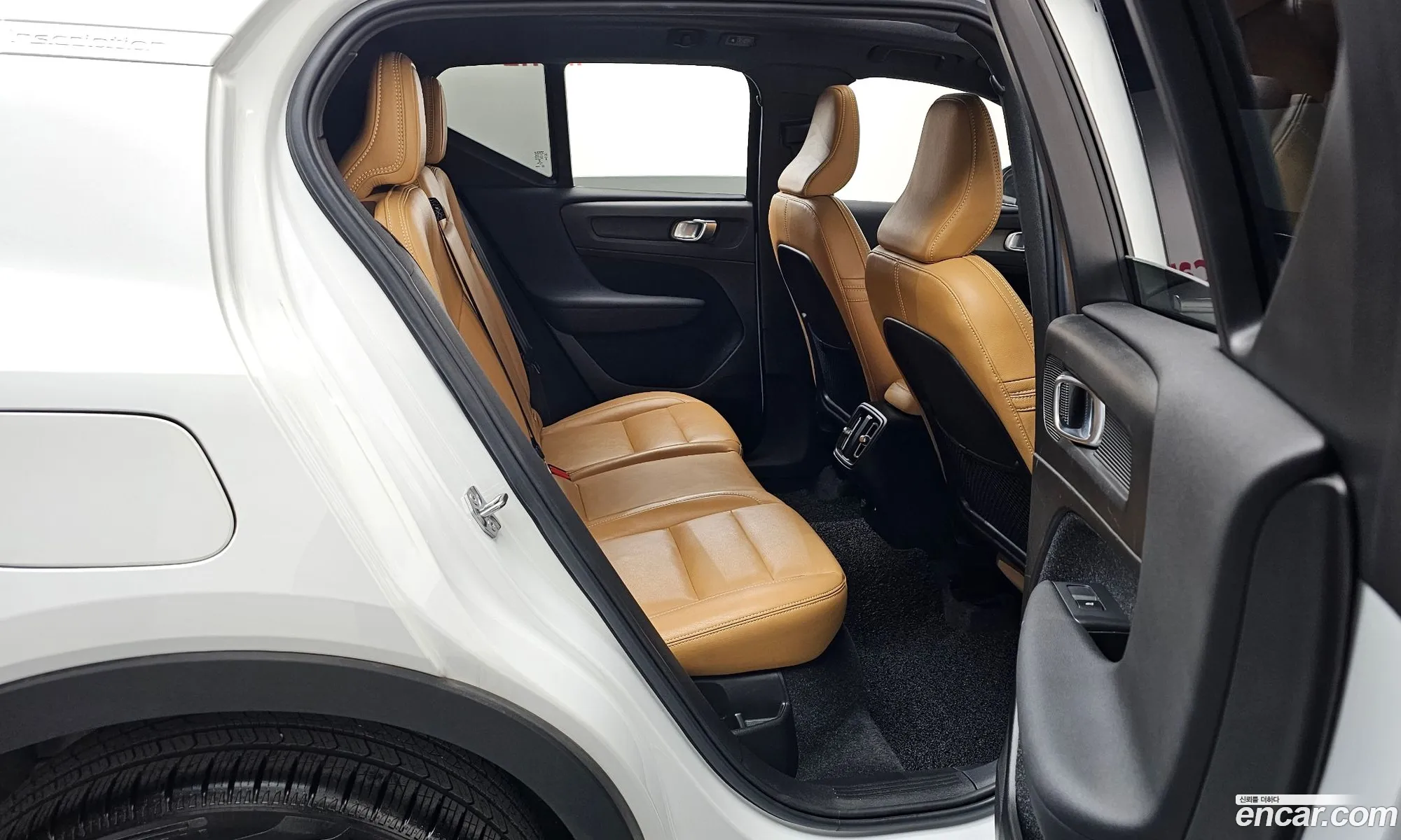 Volvo XC40 2019 YV1XZACACL2193854 — 3