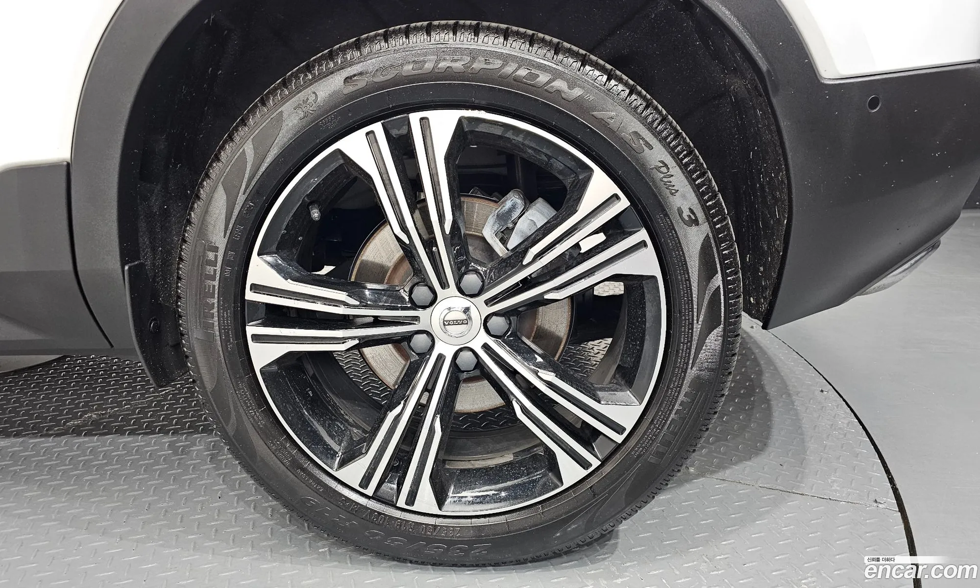 Volvo XC40 2019 YV1XZACACL2193854 — 36