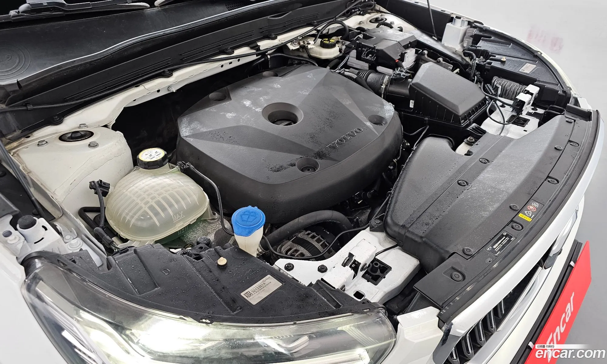 Volvo XC40 2019 YV1XZACACL2193854 — 6