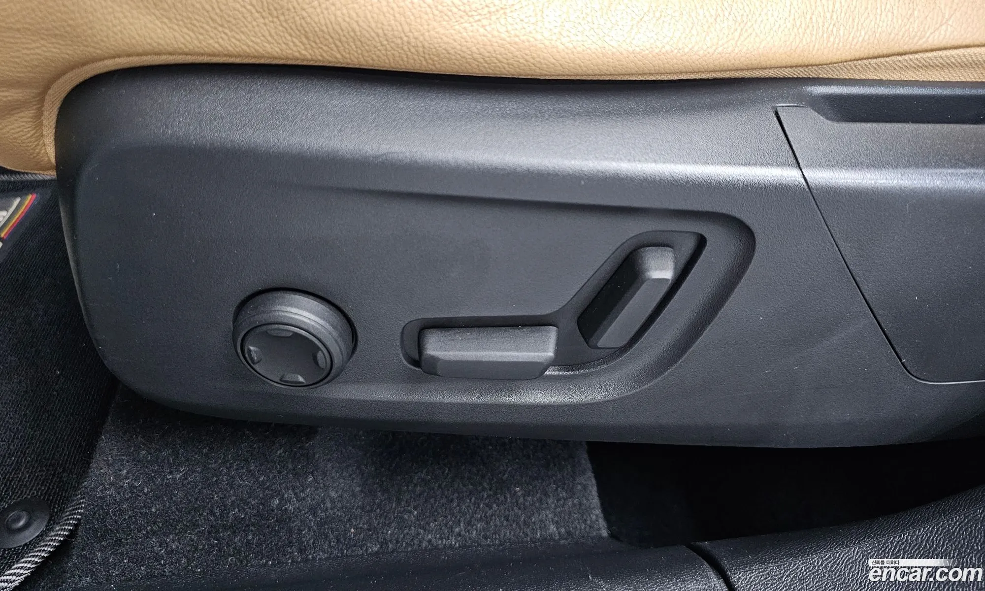 Volvo XC40 2019 YV1XZACACL2193854 — 16