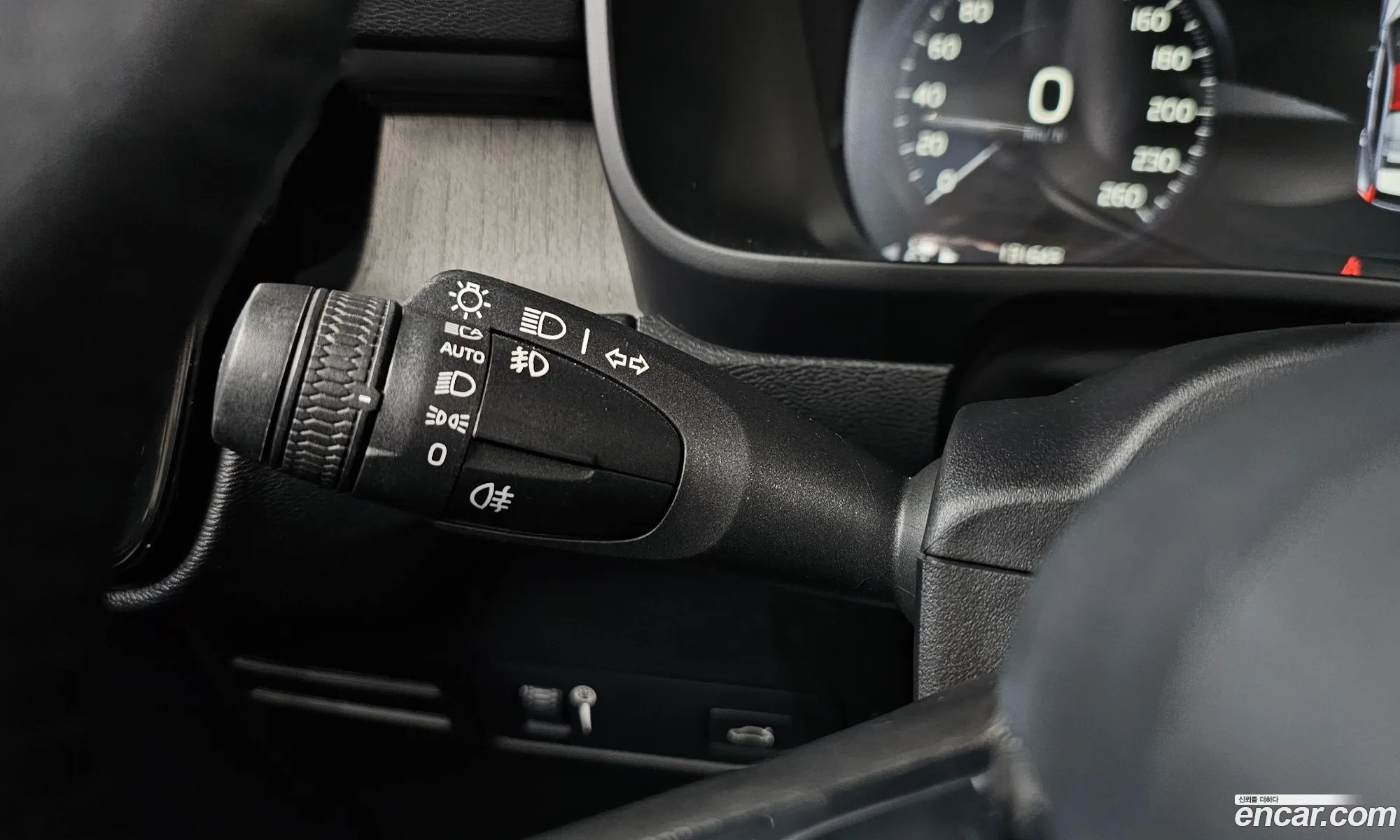 Volvo XC40 2019 YV1XZACACL2193854 — 7