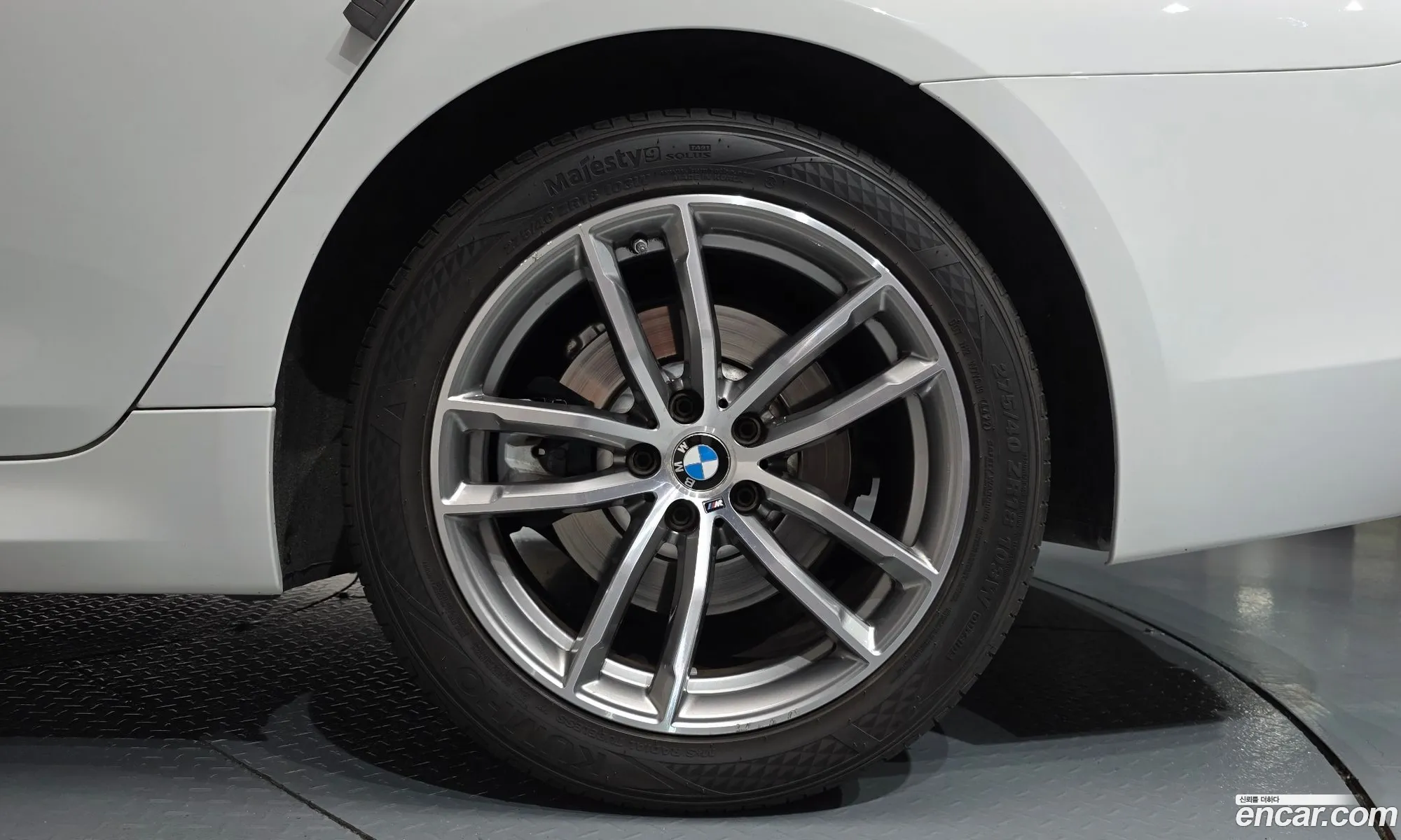 BMW 5 Series 2017 — 32