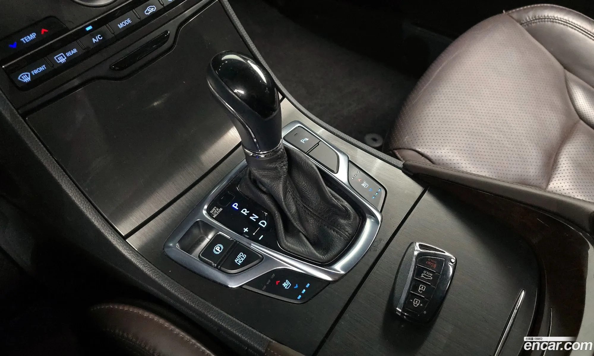 Hyundai Grandeur HG 2015 — 24