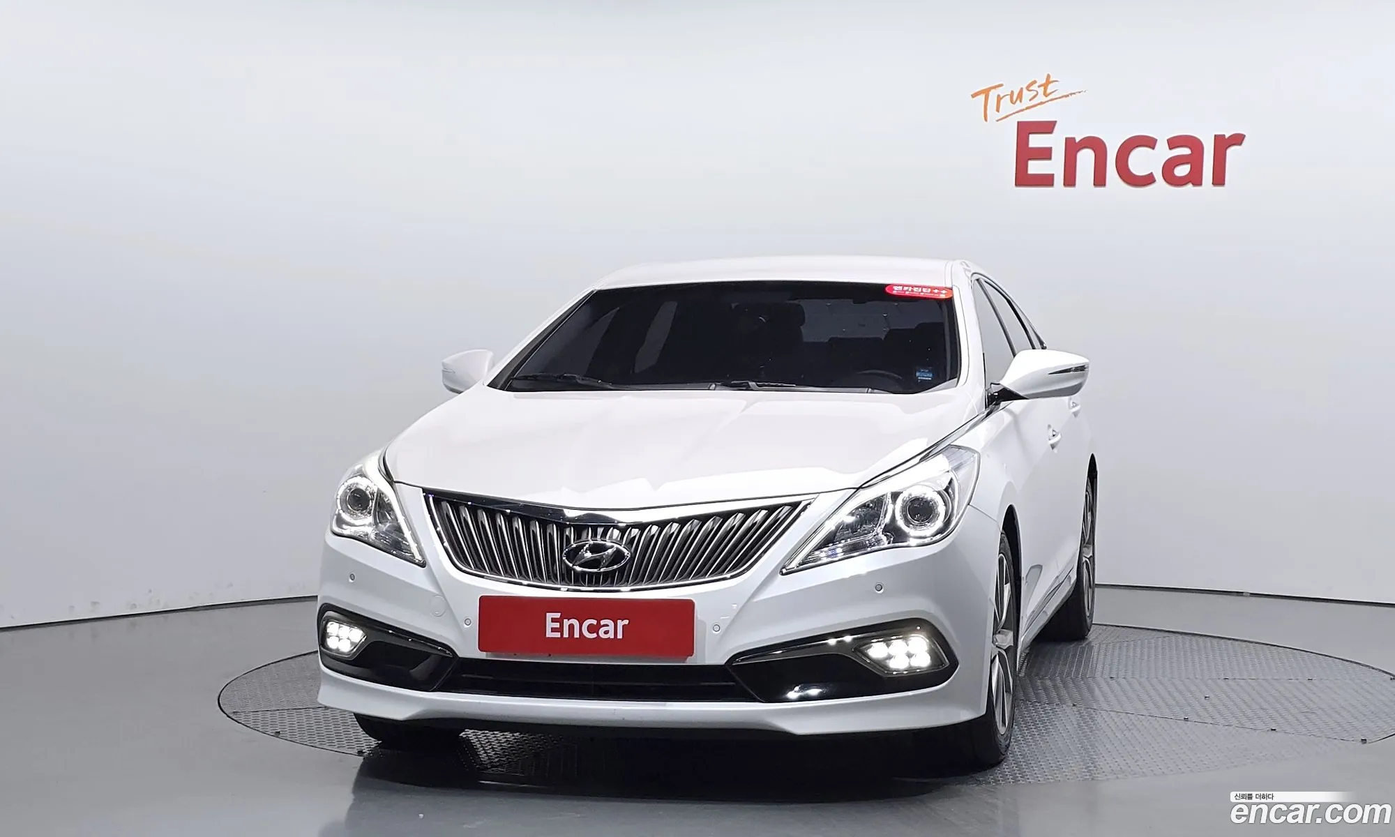 Hyundai Grandeur HG 2015 — 17