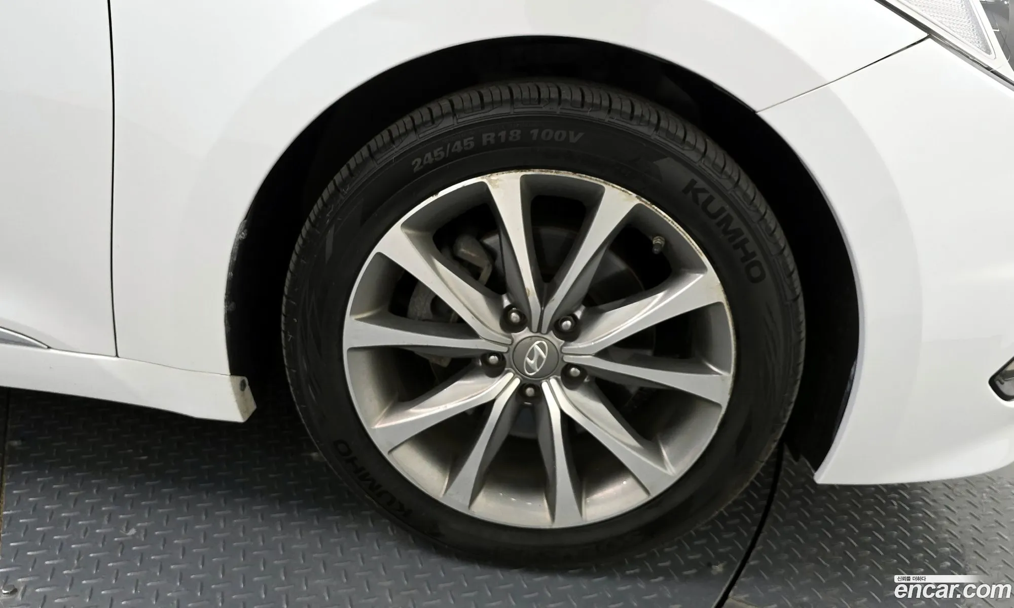 Hyundai Grandeur HG 2015 — 29