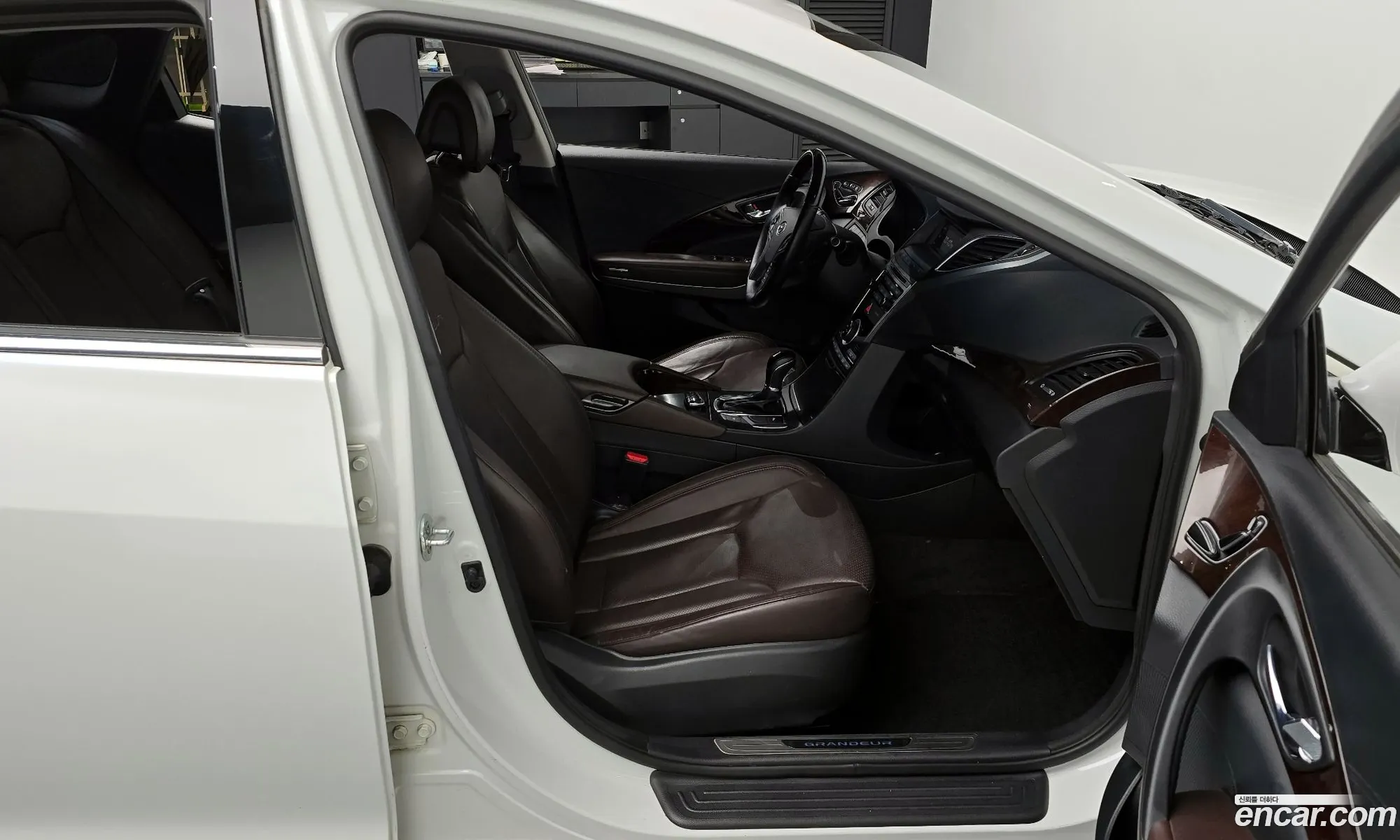 Hyundai Grandeur HG 2015 — 21