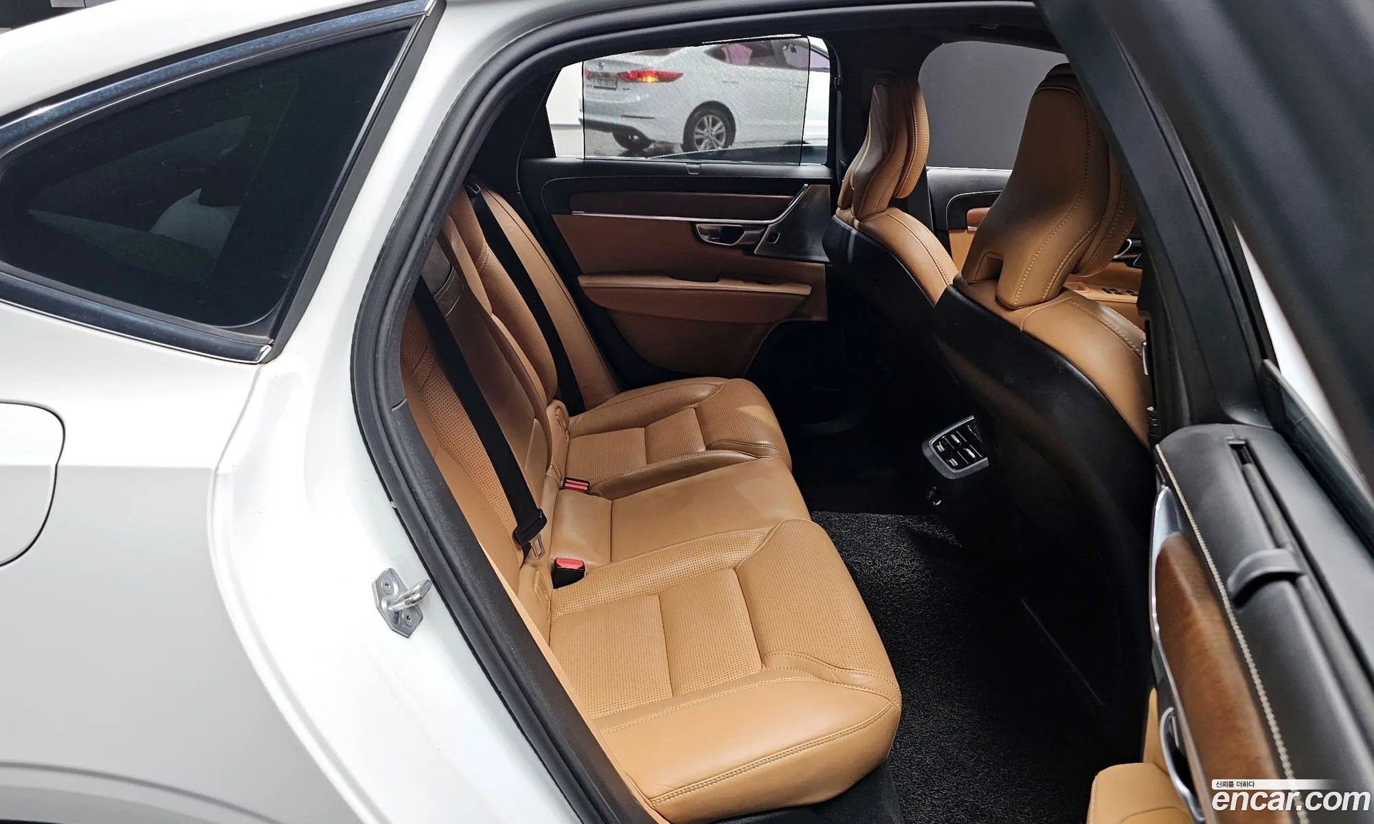 Volvo S90 2019 — 14