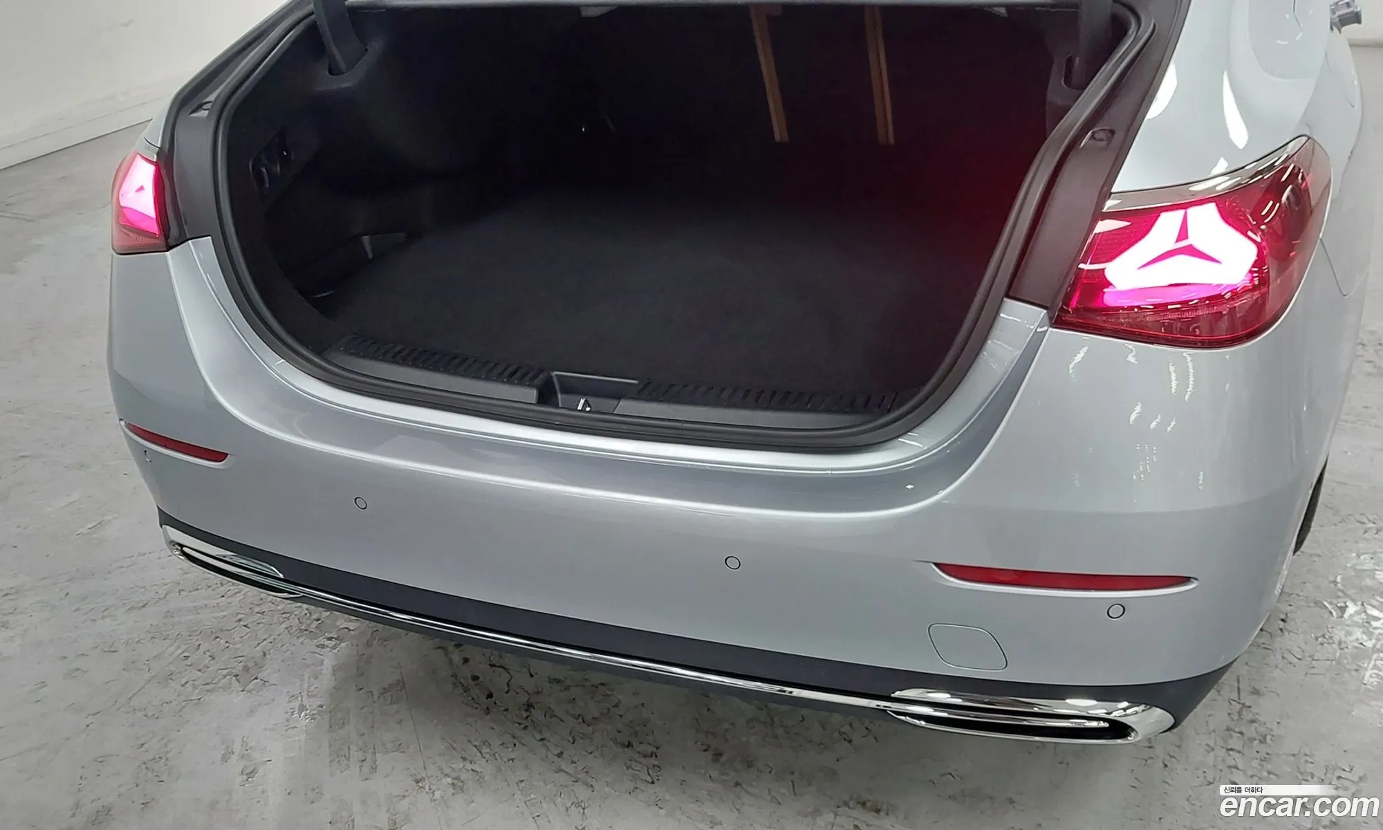 Mercedes-Benz E-Class W214 2025 — 12