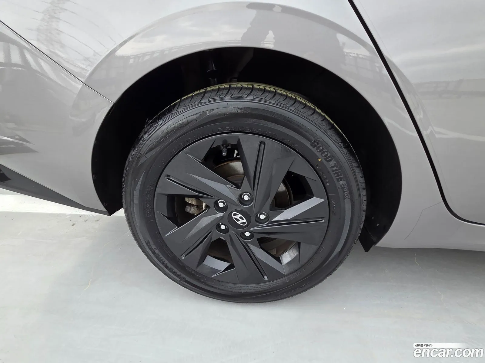 Hyundai Elantra 2020 — 15
