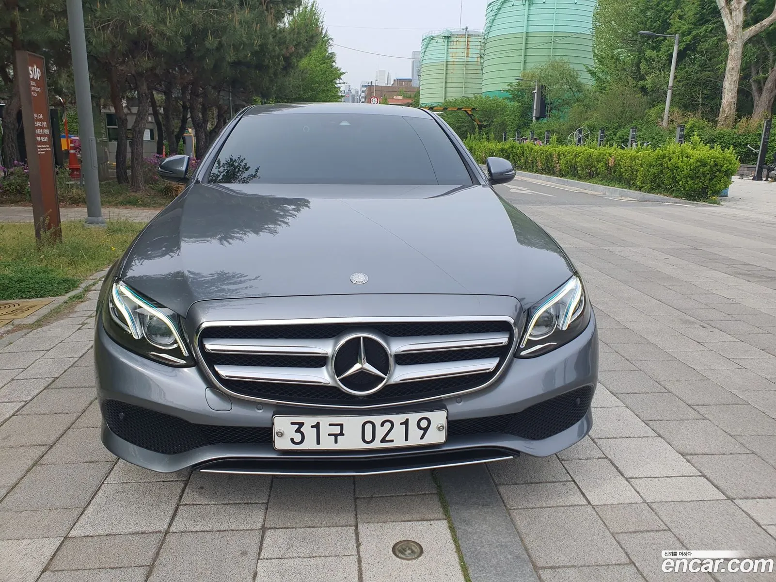 Mercedes-Benz E-Class W213 2016 — 19