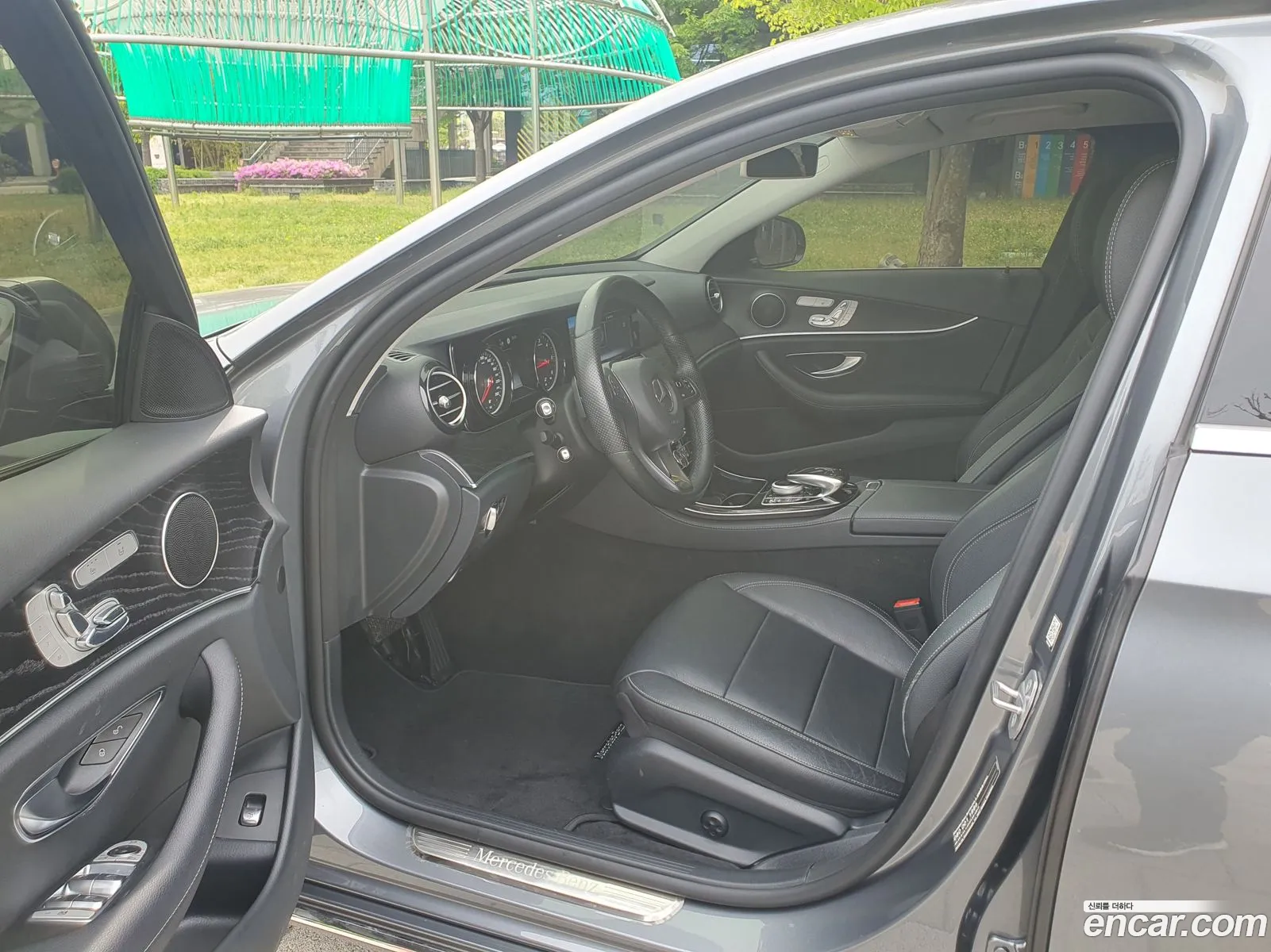 Mercedes-Benz E-Class W213 2016 — 15