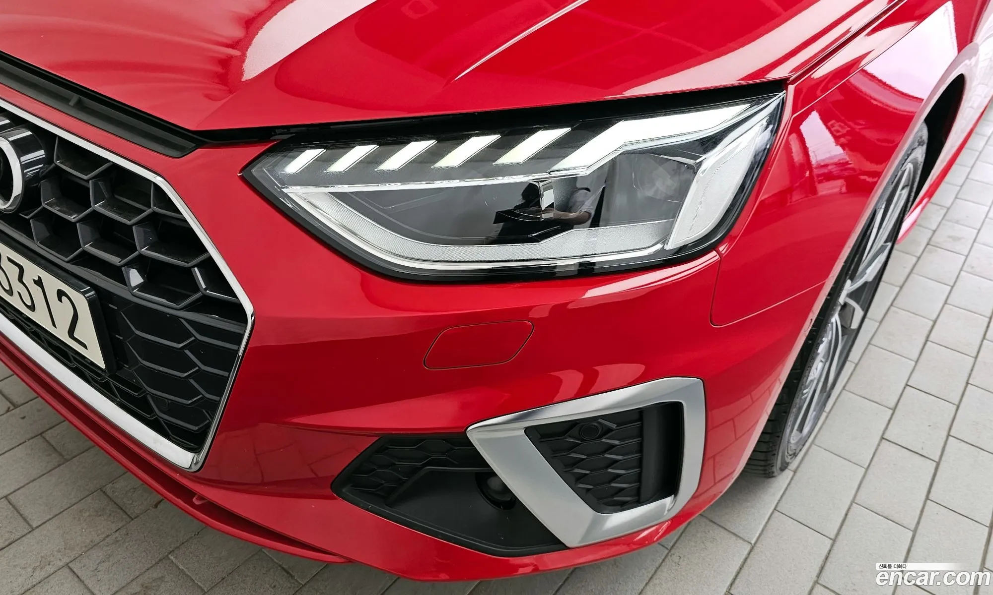 Audi A4 2023 WAUZZZF4XPA040857 — 3