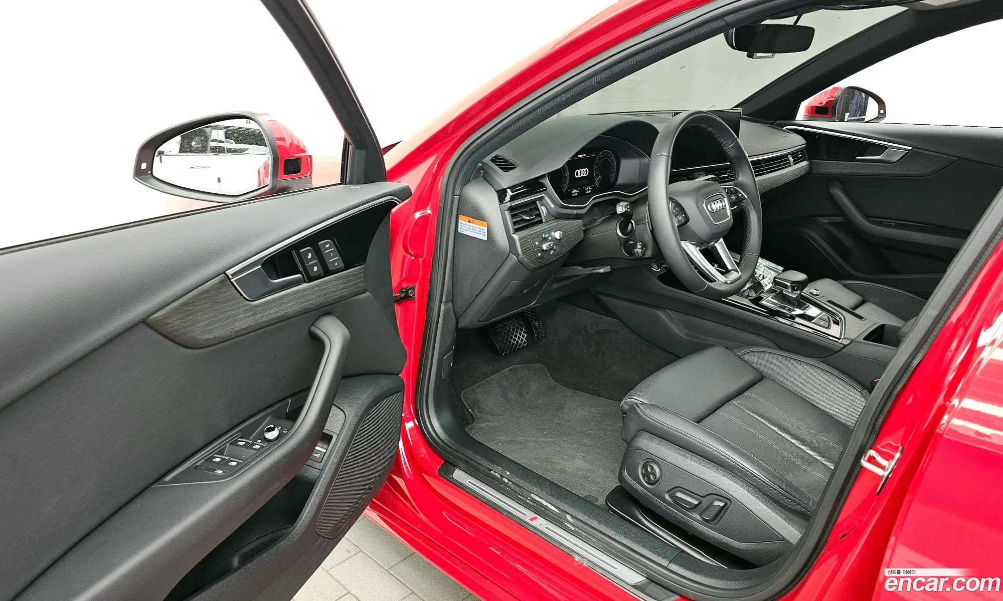 Audi A4 2023 WAUZZZF4XPA040857 — 9